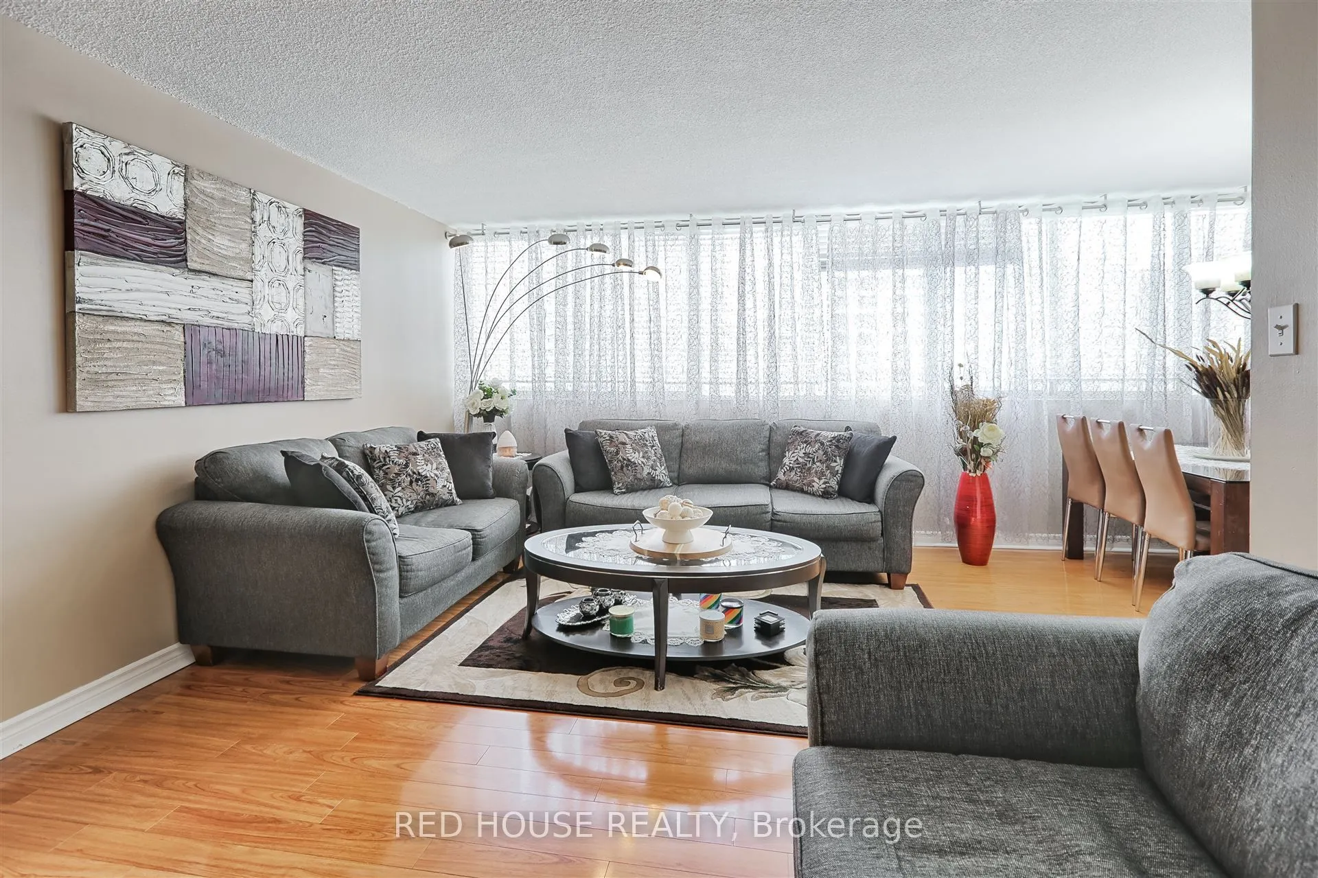 3590 Kaneff Crescent #705