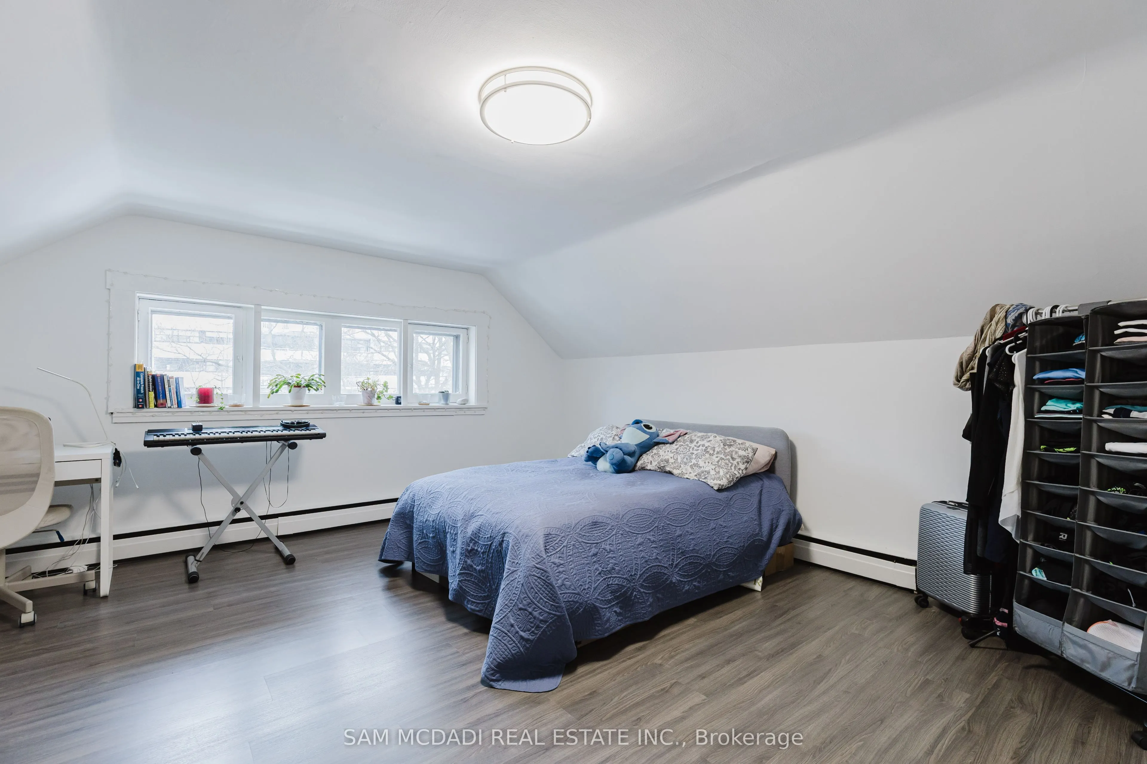 2177 Lakeshore Road