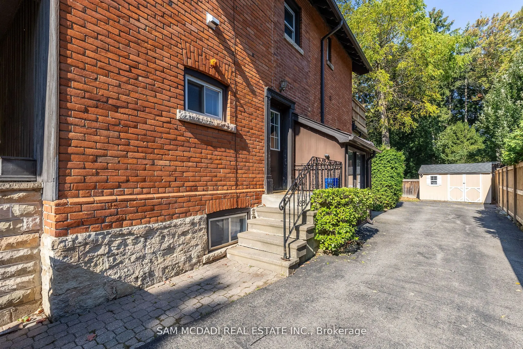 2177 Lakeshore Road