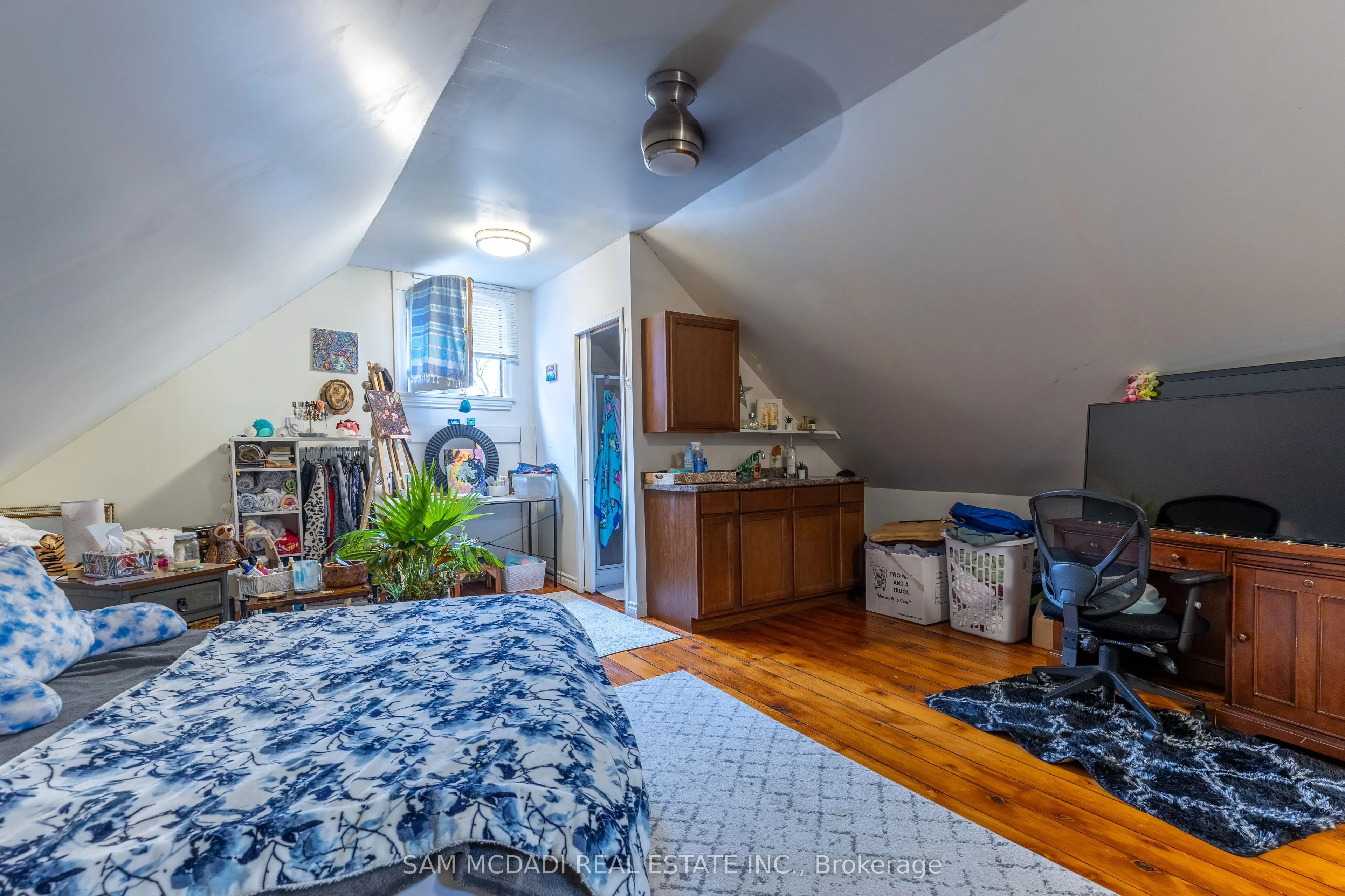 2177 Lakeshore Road