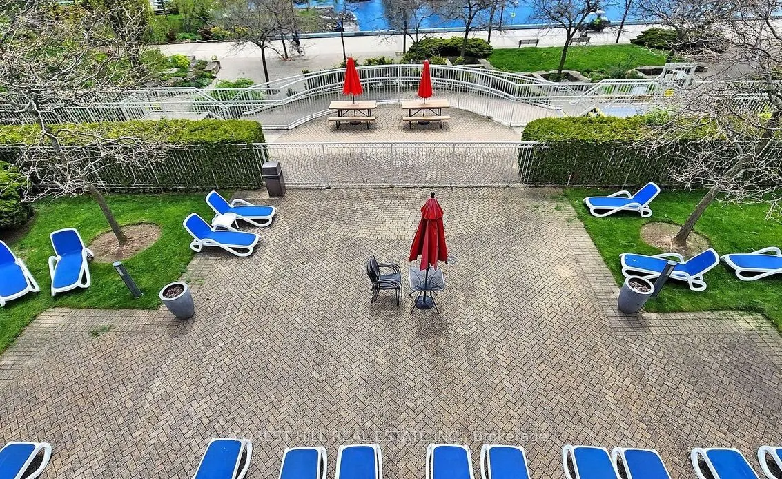 2267 Lakeshore Boulevard W #707