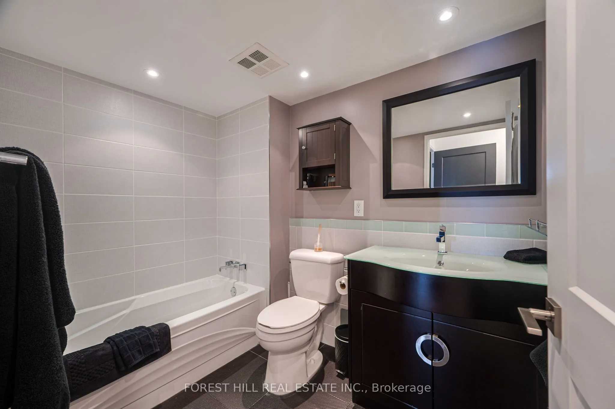 2267 Lakeshore Boulevard W #707