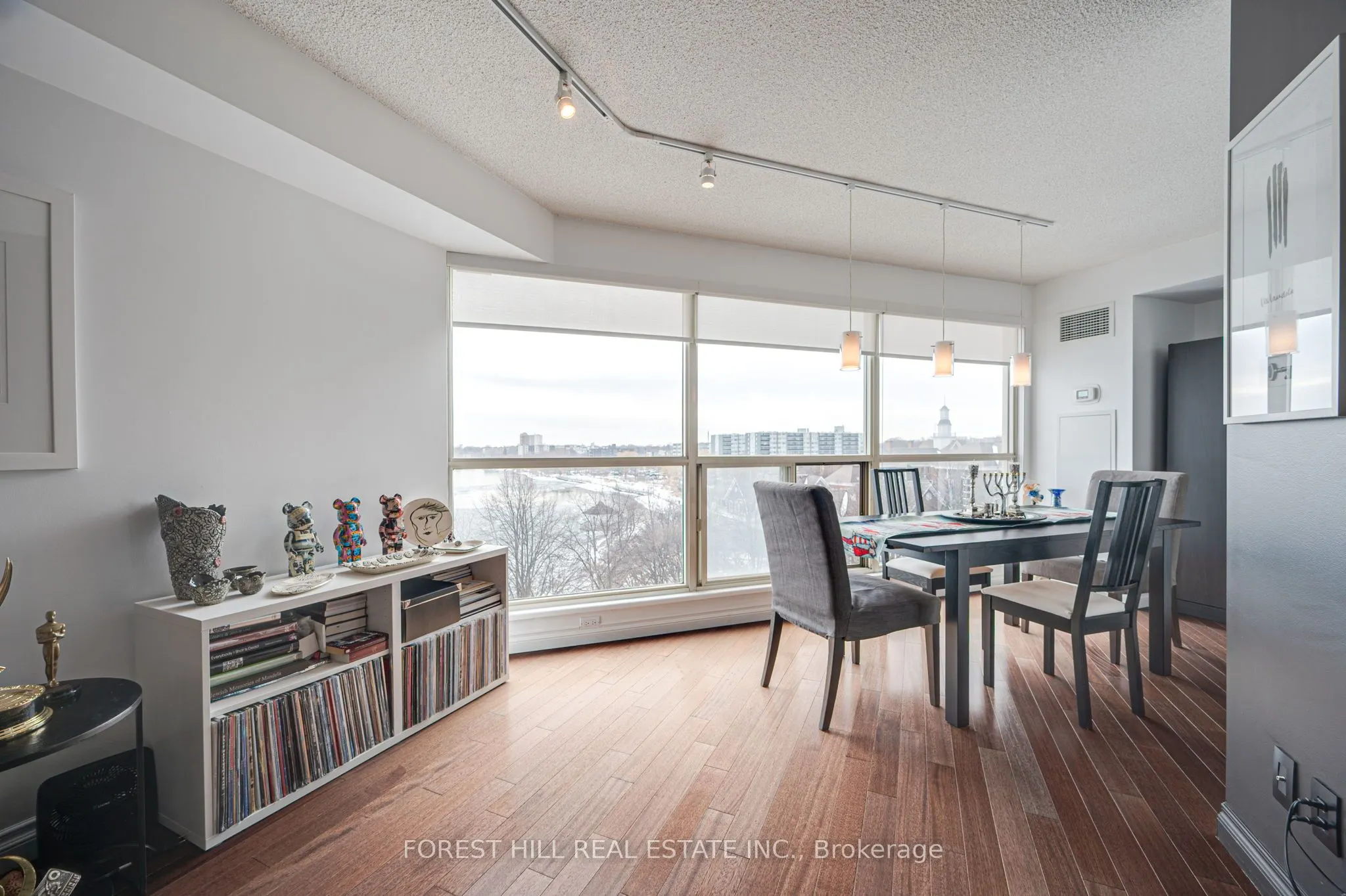 2267 Lakeshore Boulevard W #707