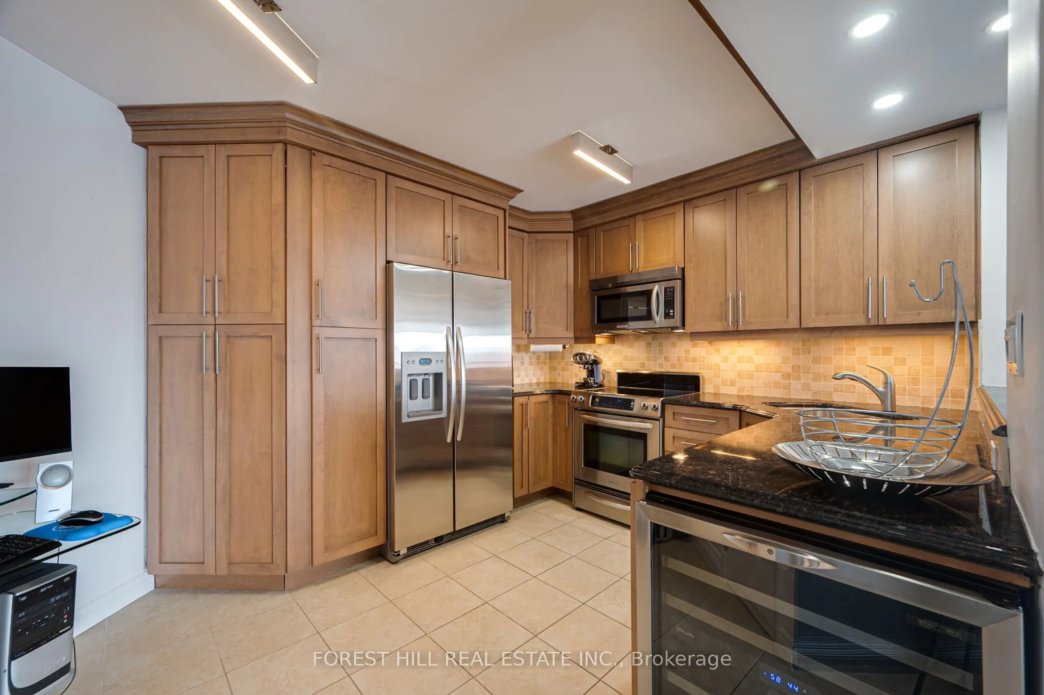 2267 Lakeshore Boulevard W #707
