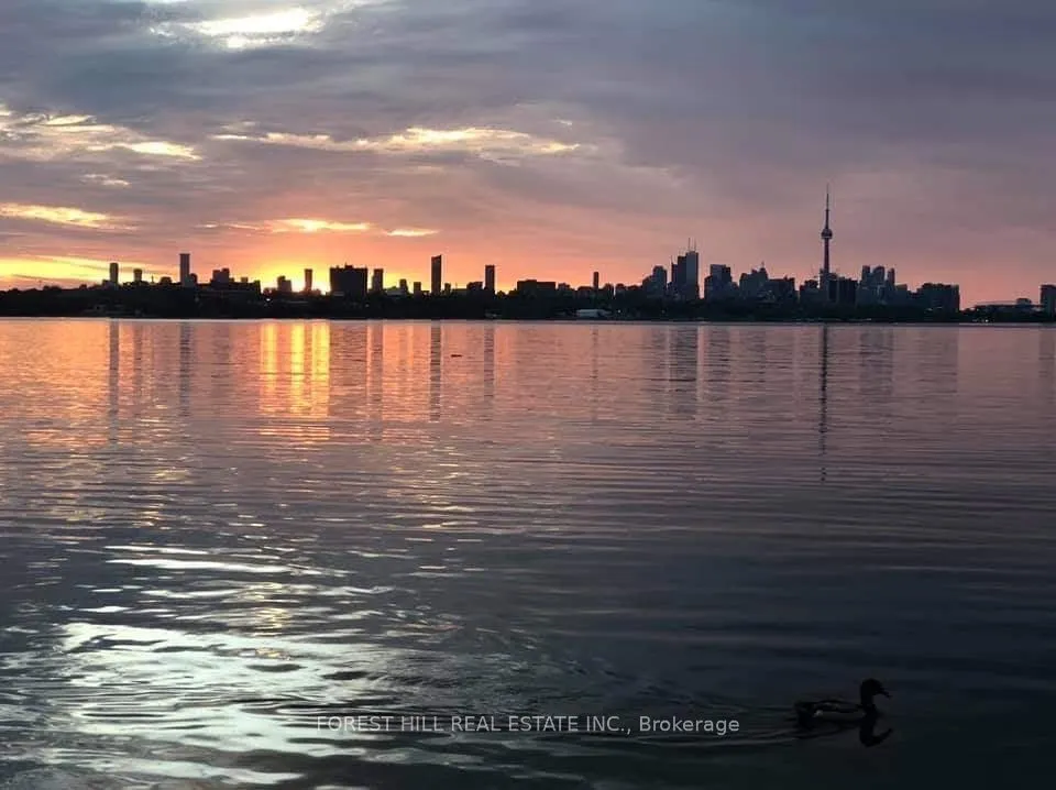 2267 Lakeshore Boulevard W #707