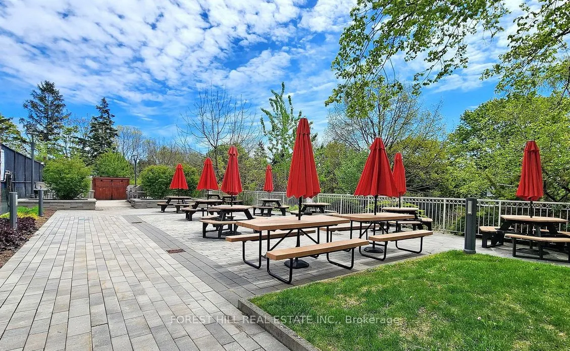 2267 Lakeshore Boulevard W #707