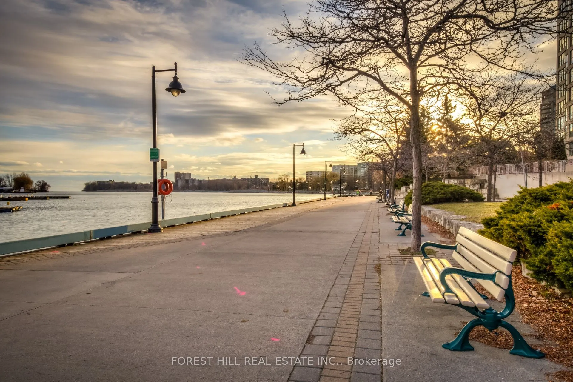 2267 Lakeshore Boulevard W #707