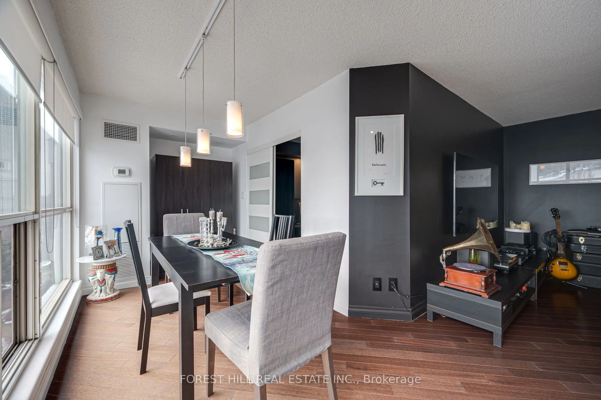 2267 Lakeshore Boulevard W #707