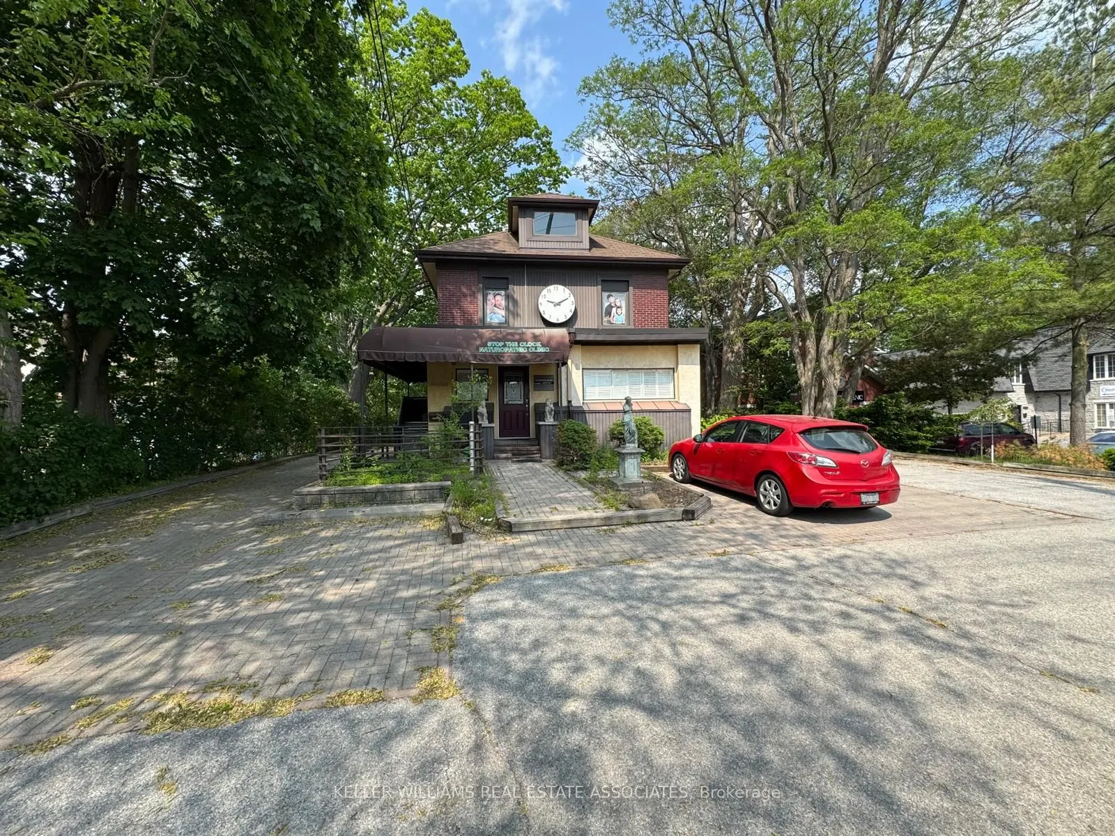 1553 Hurontario Street, #207