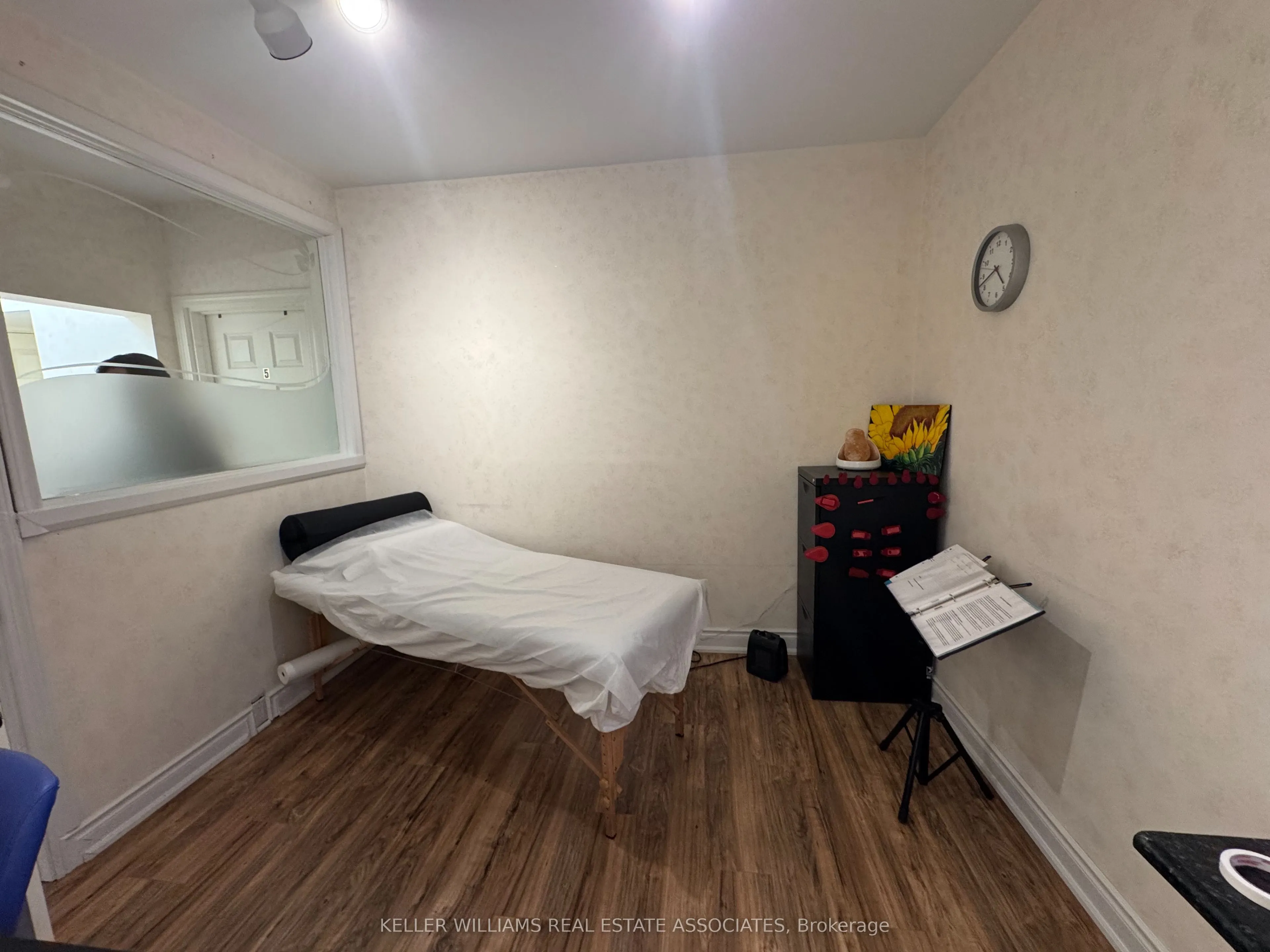 1553 Hurontario Street, #207
