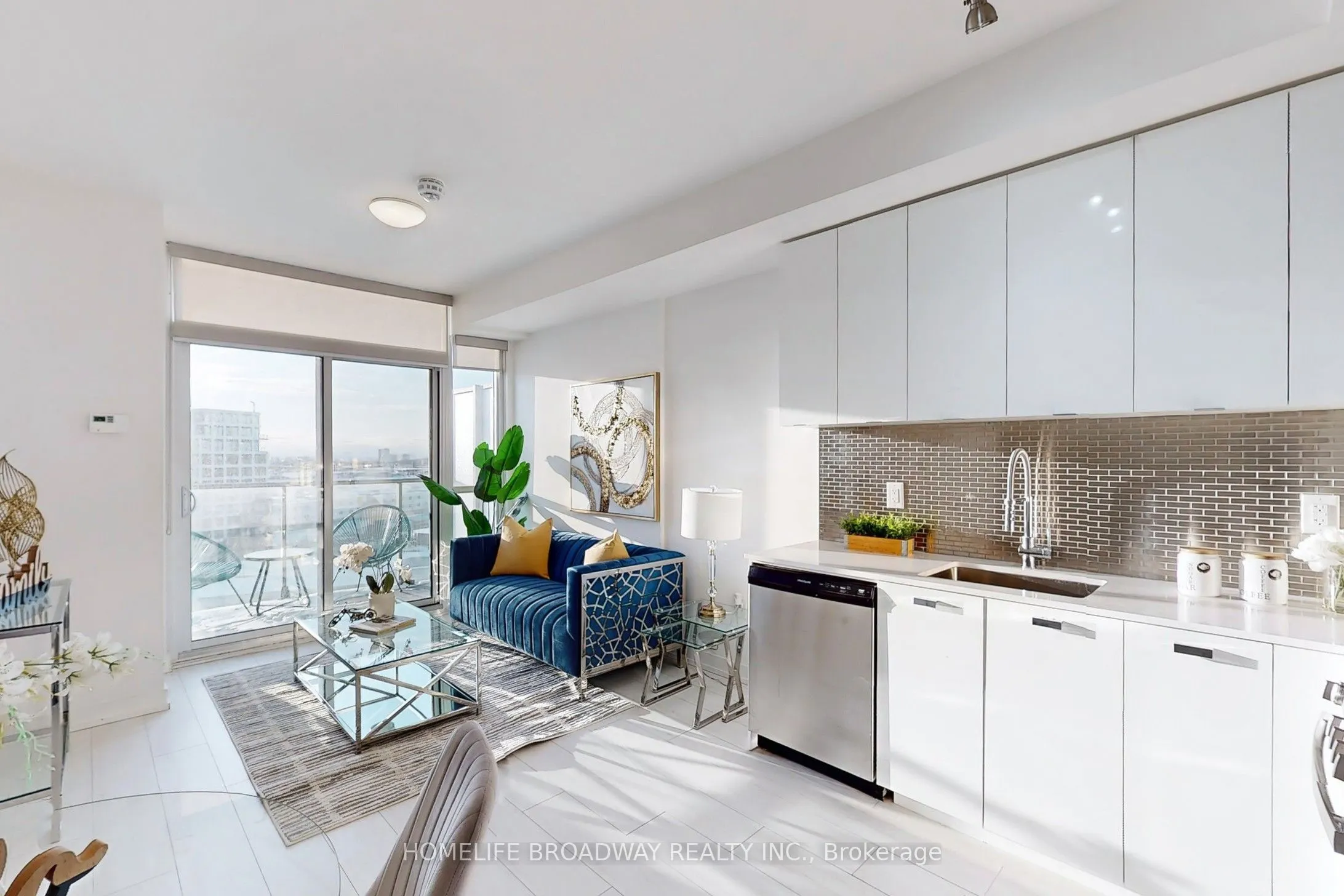 10 De Boers Drive, #1302