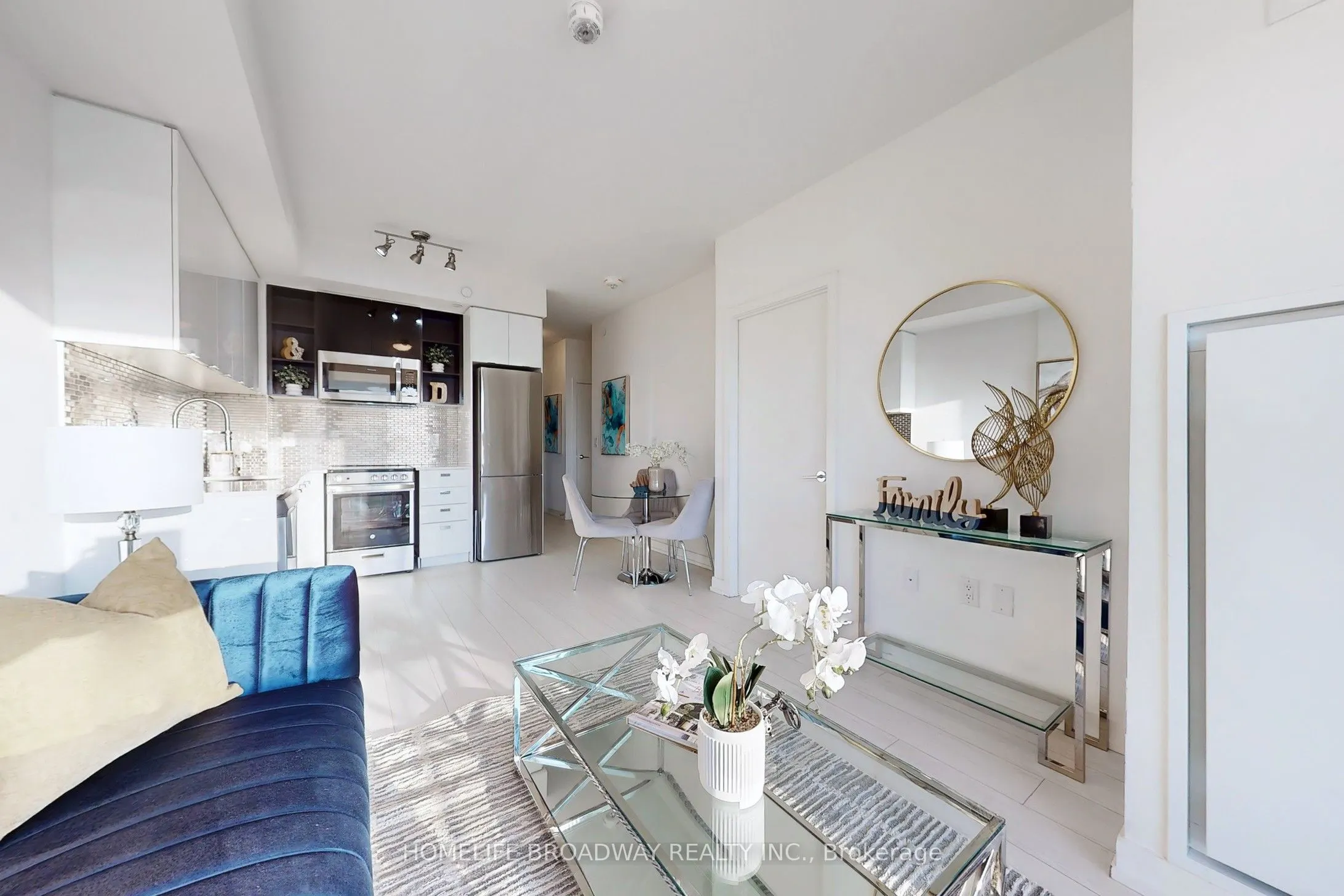10 De Boers Drive, #1302