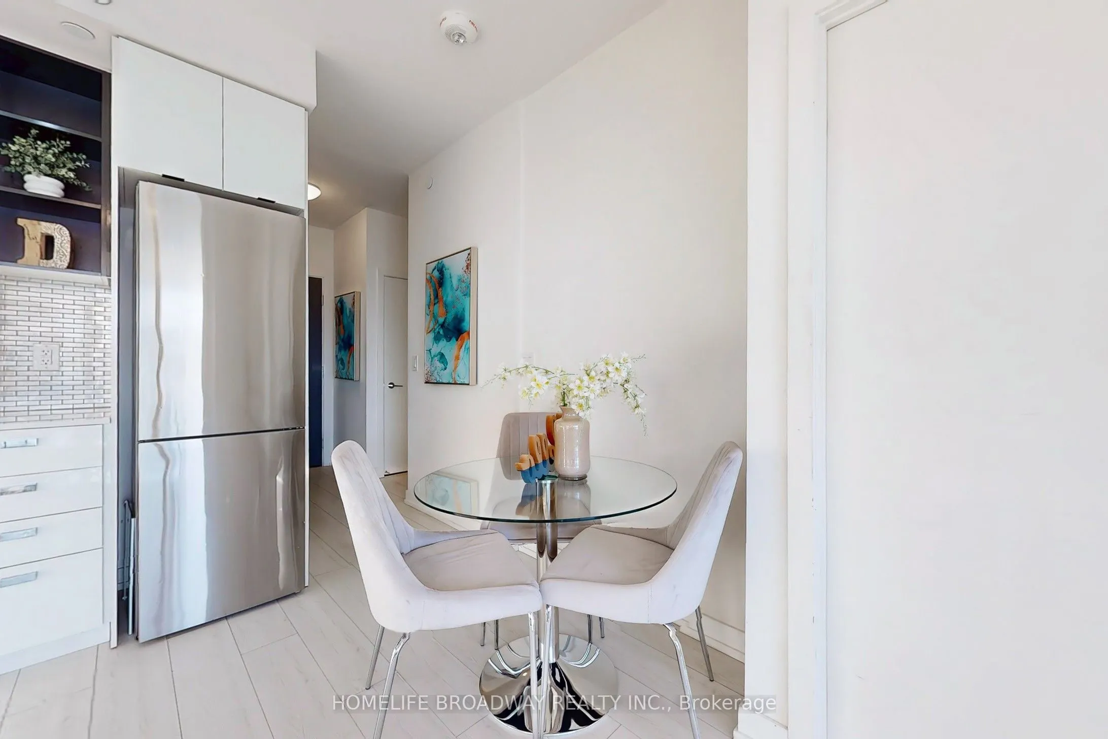 10 De Boers Drive, #1302