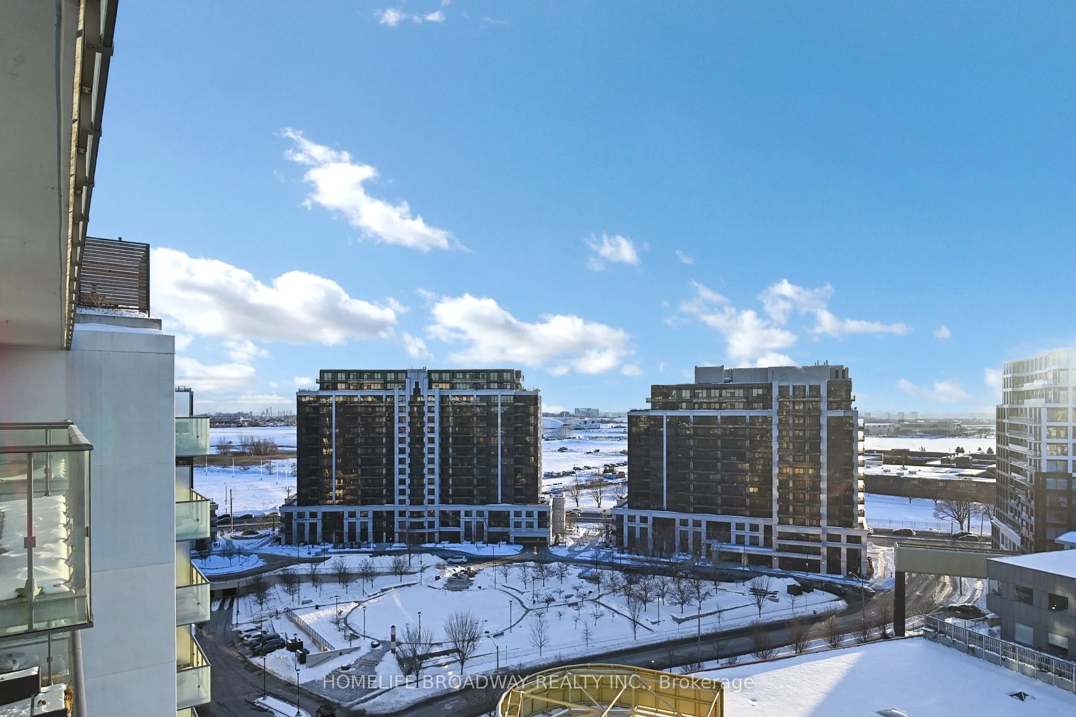 10 De Boers Drive, #1302