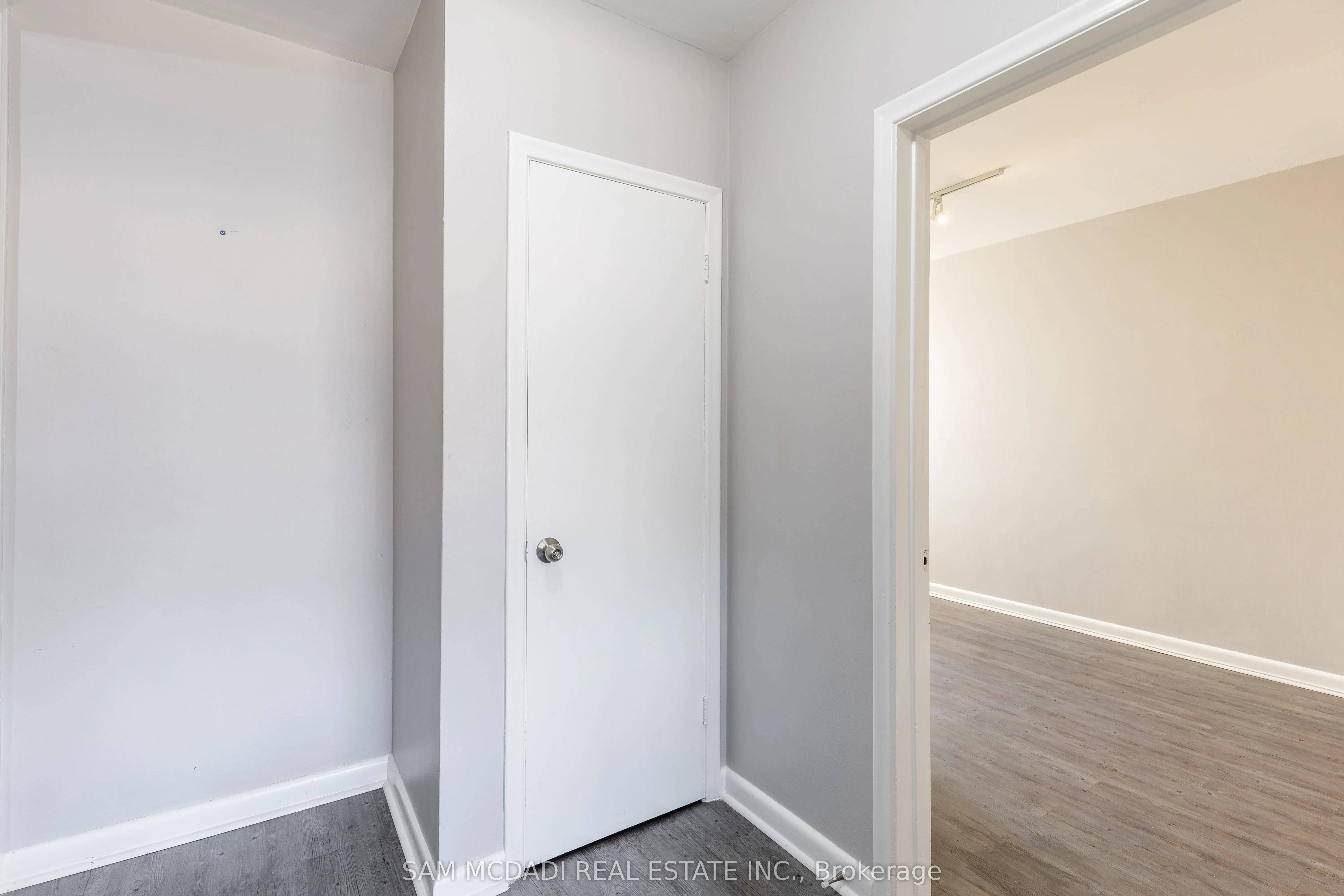 1710 Lakeshore Road W