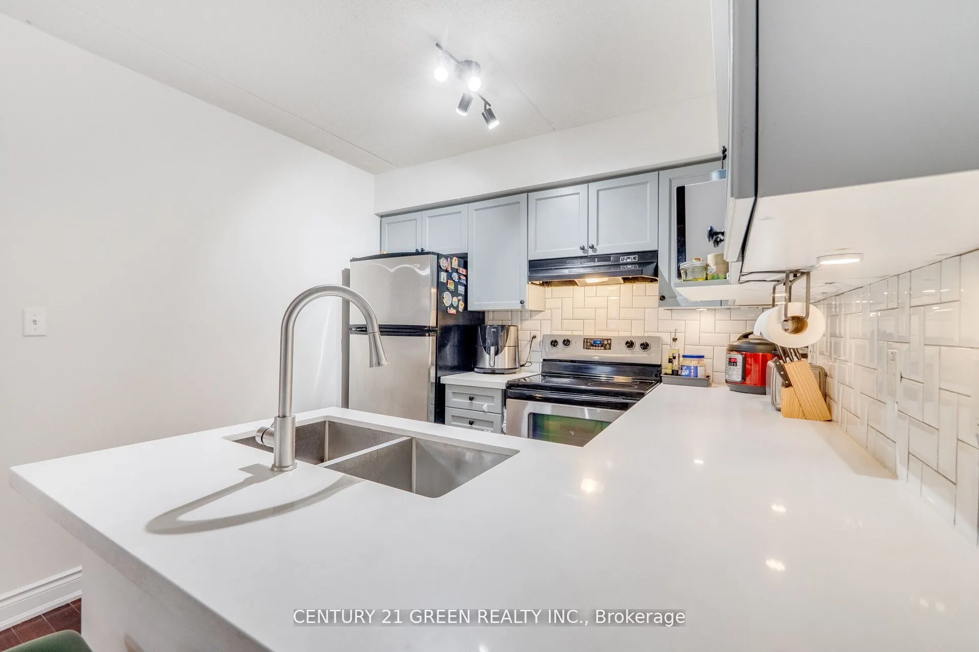 1479 Maple Avenue #206