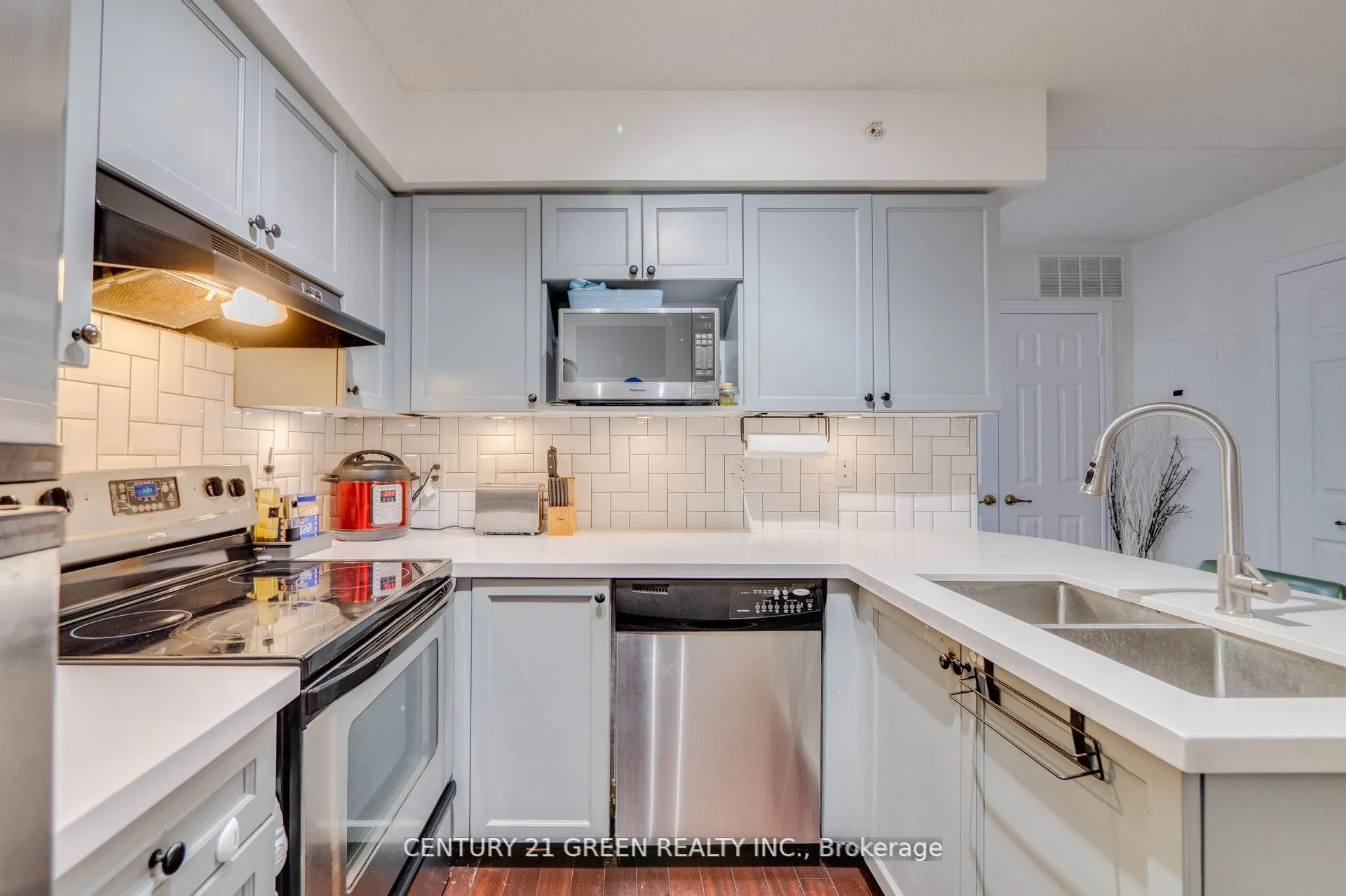 1479 Maple Avenue #206