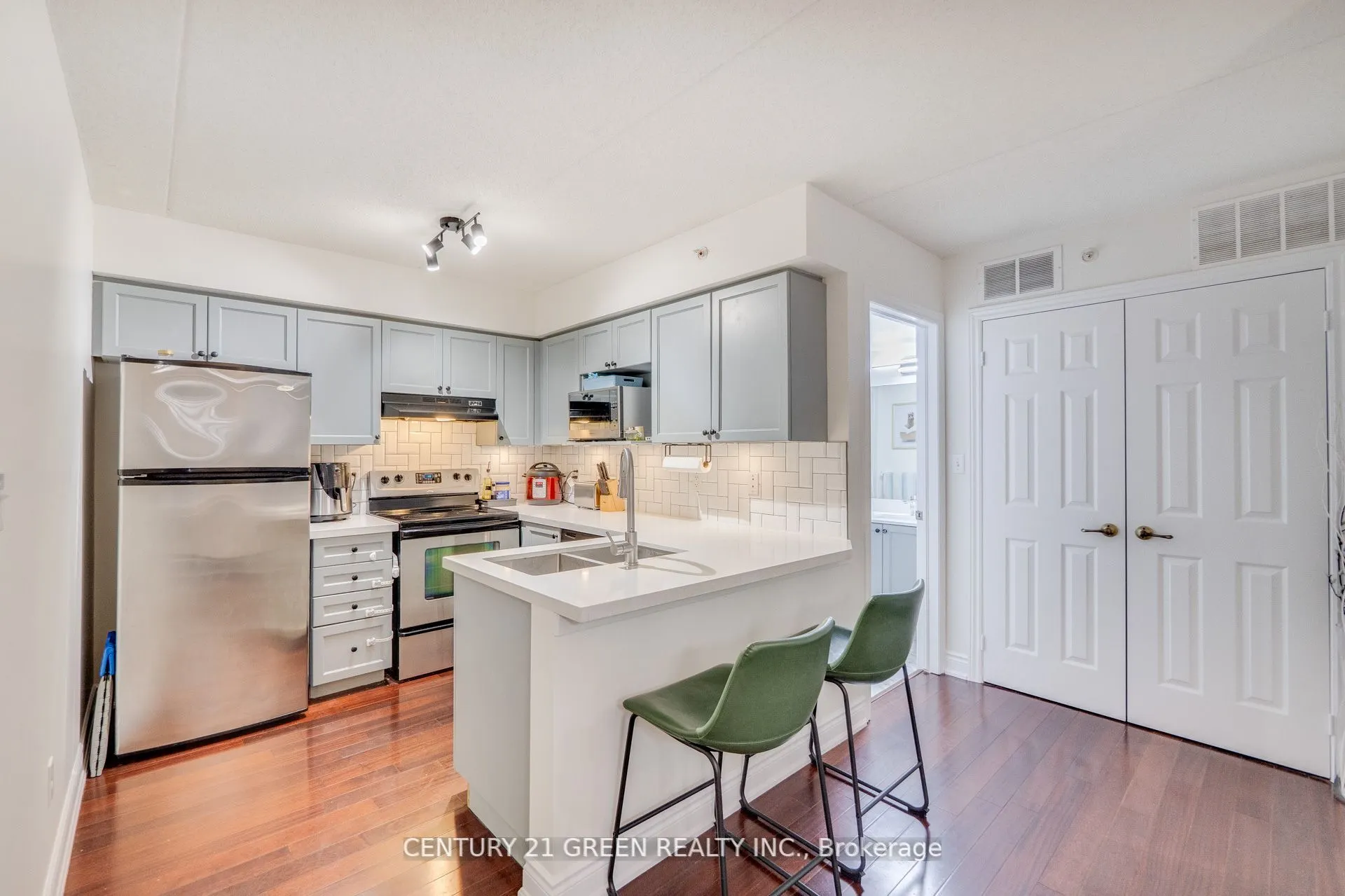 1479 Maple Avenue #206