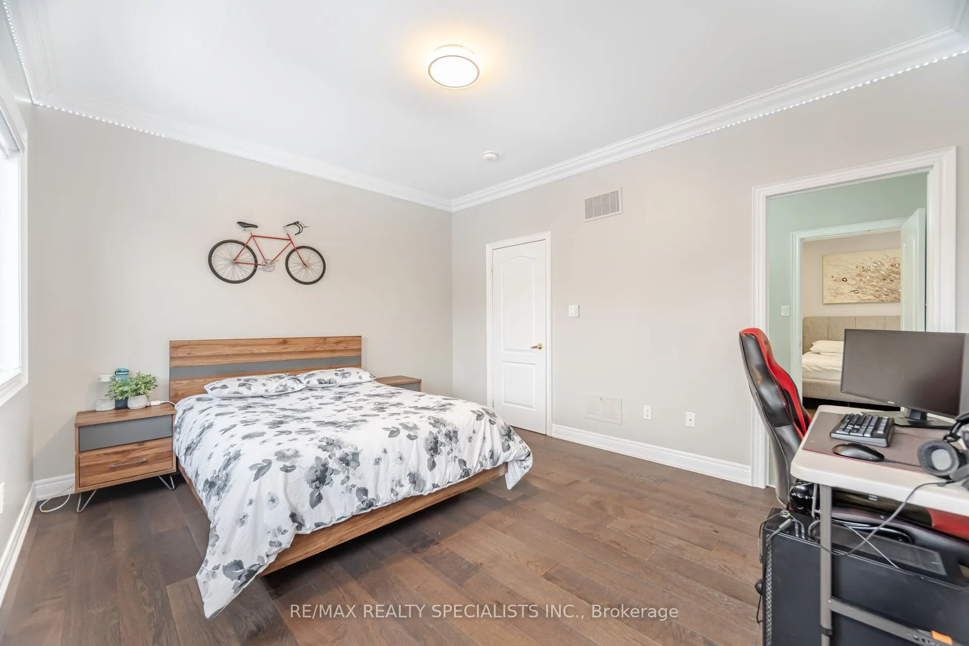 54 Berkwood Hollow Court