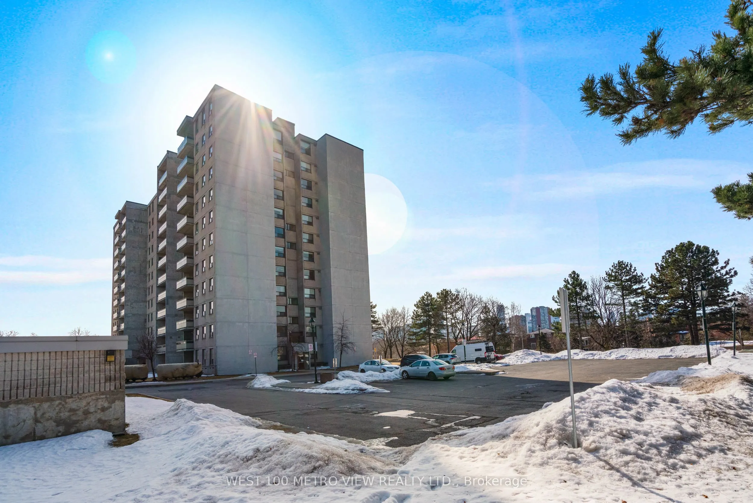 355 Rathburn Road E, #701