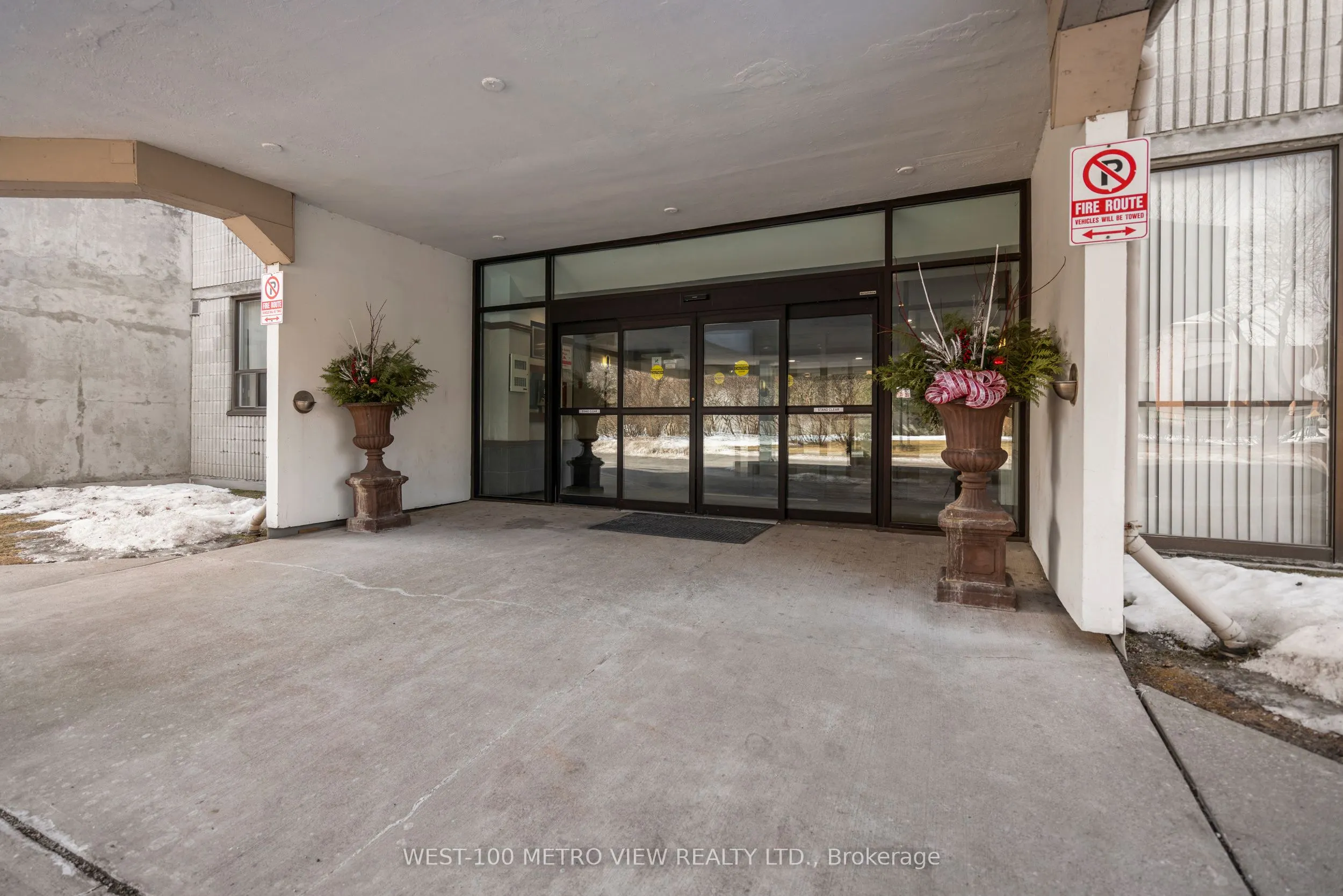 355 Rathburn Road E, #701