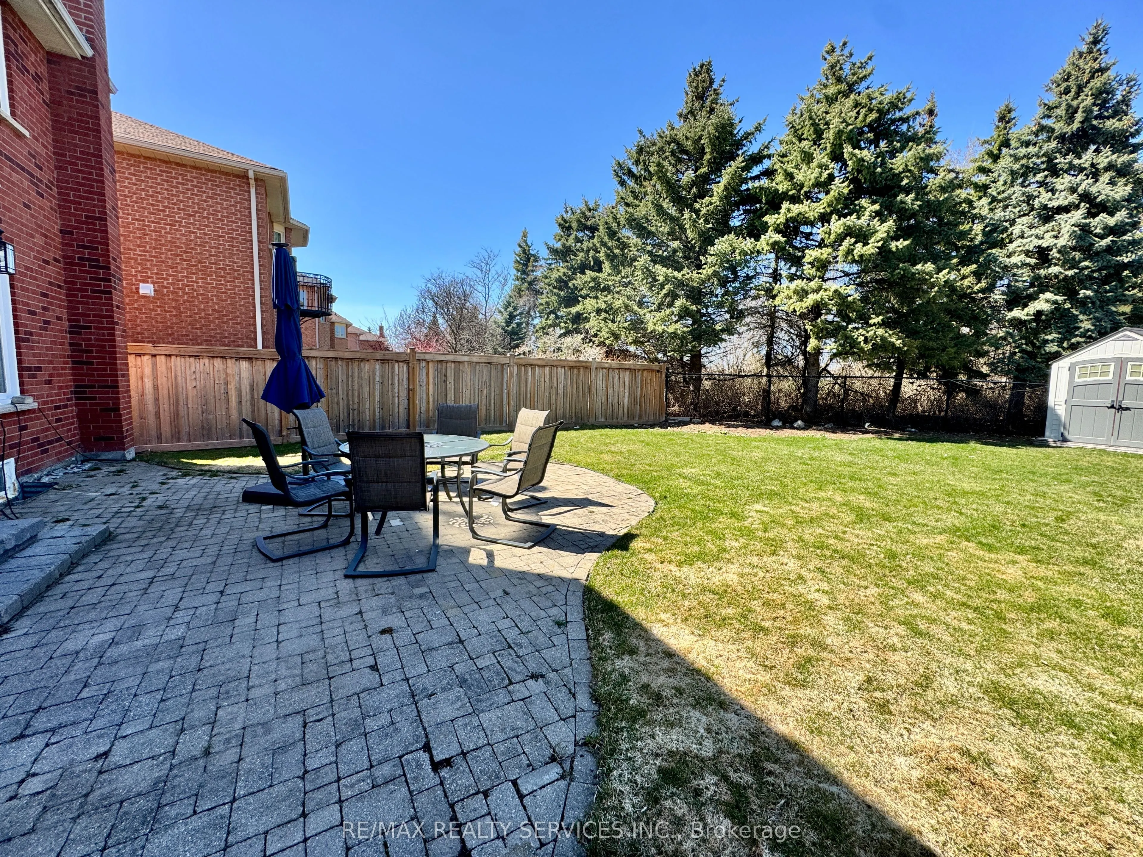 24 Royal Valley Drive