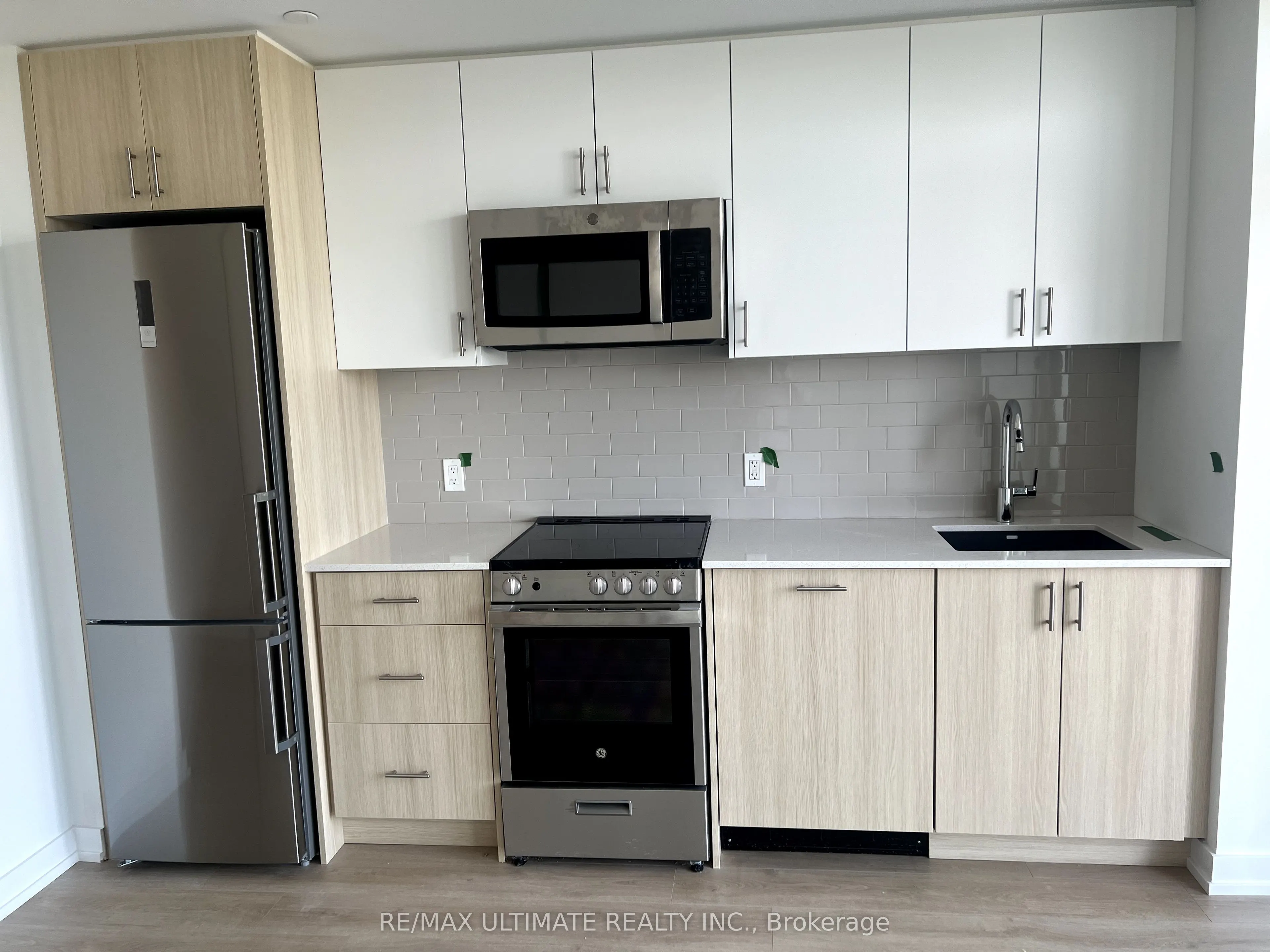 1195 The Queensway Street, #516