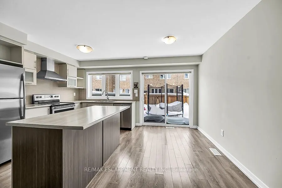 457 Queen Mary Drive