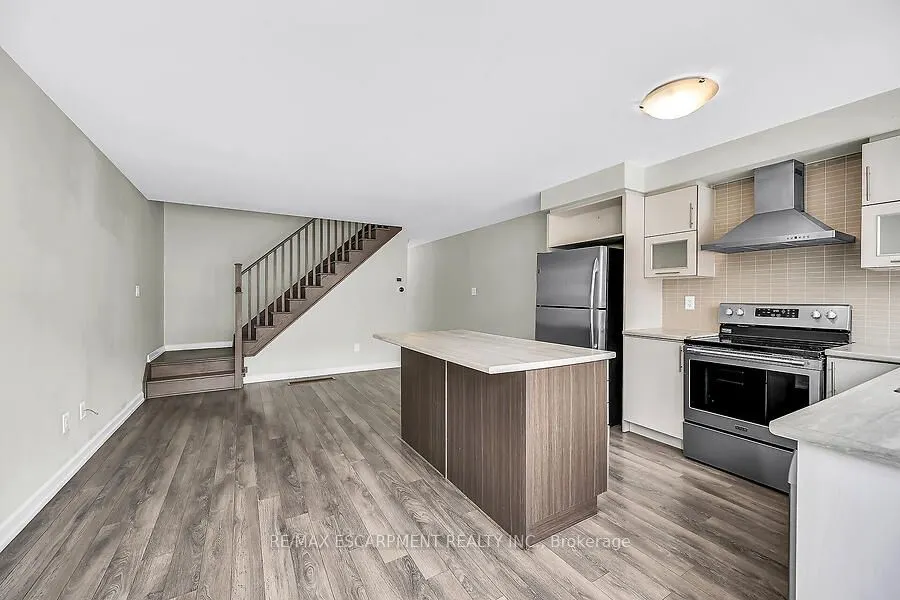 457 Queen Mary Drive