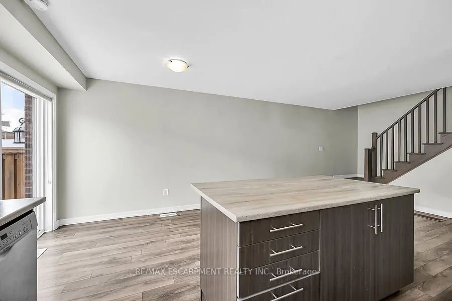 457 Queen Mary Drive