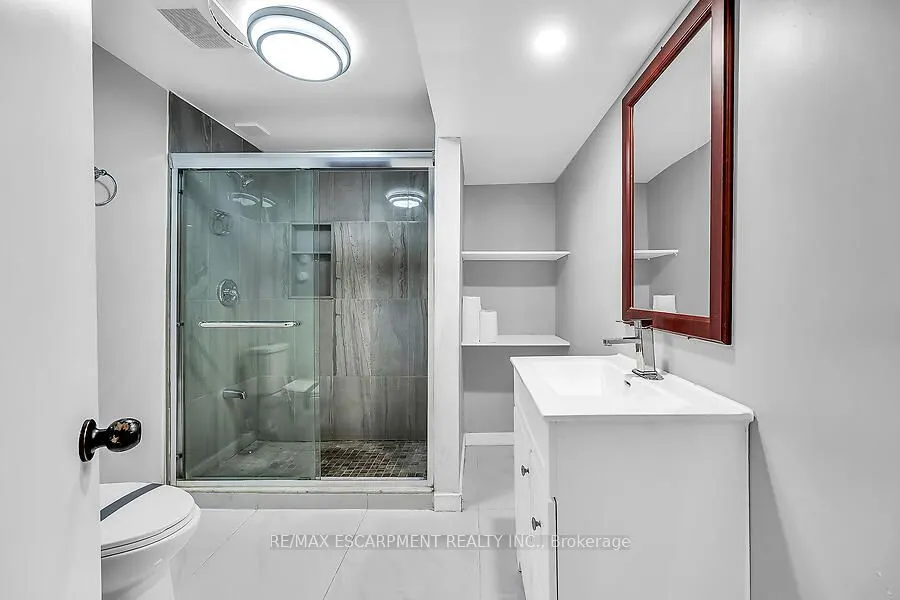 457 Queen Mary Drive