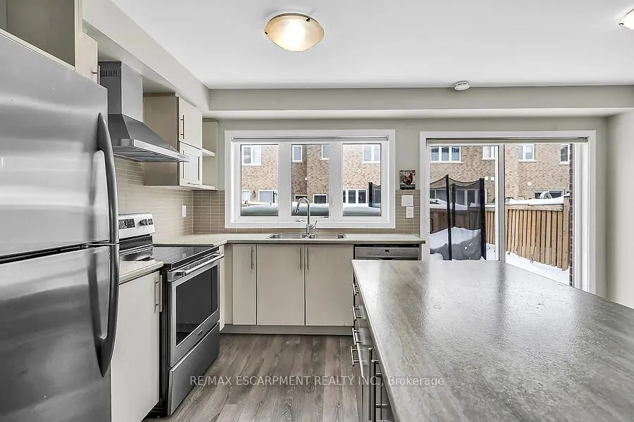457 Queen Mary Drive