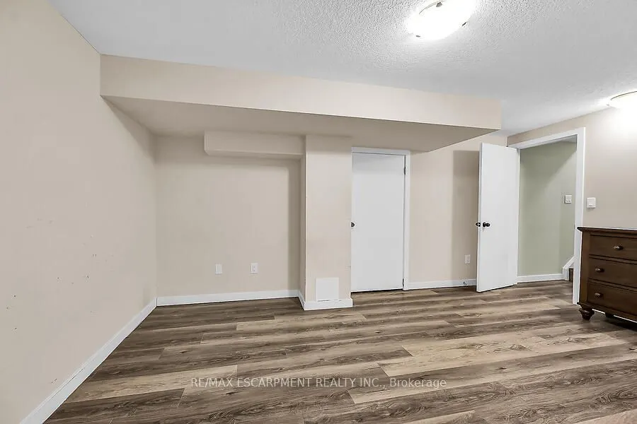 457 Queen Mary Drive
