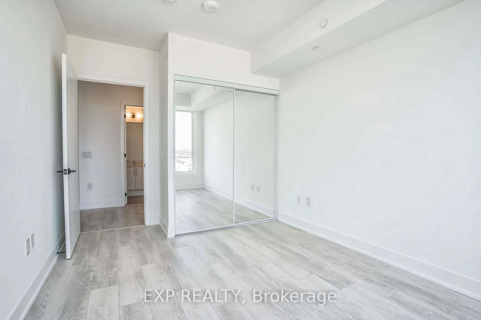 2450 Old Bronte Road, #708