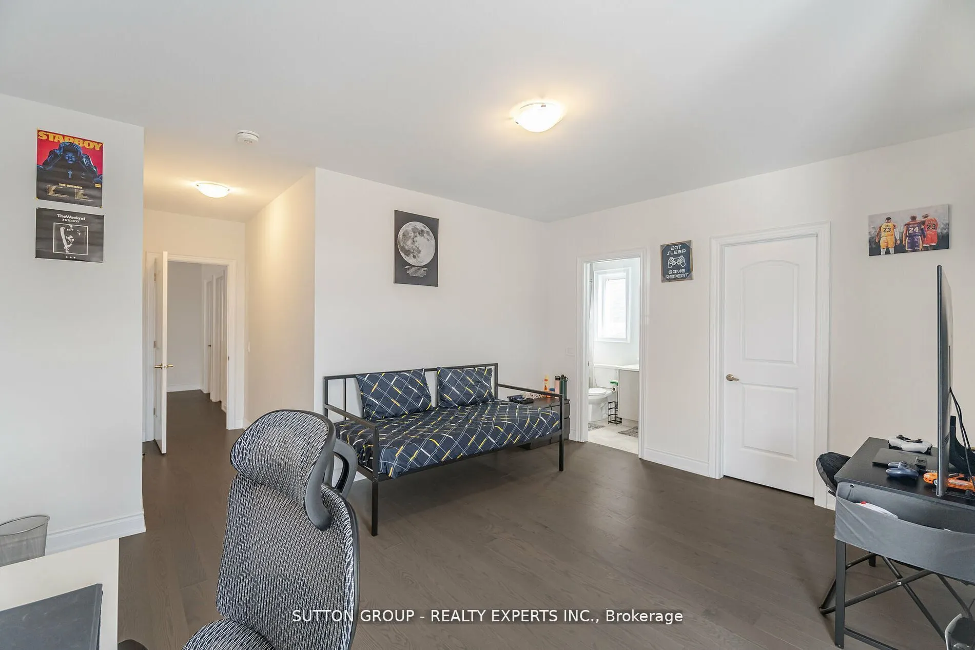 59 Raspberry Ridge Avenue