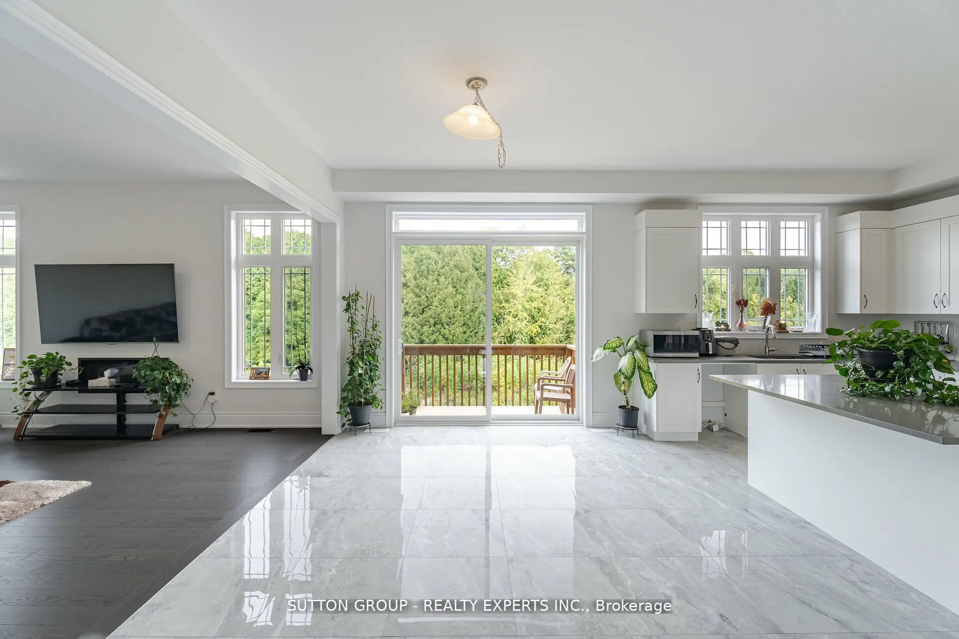 59 Raspberry Ridge Avenue