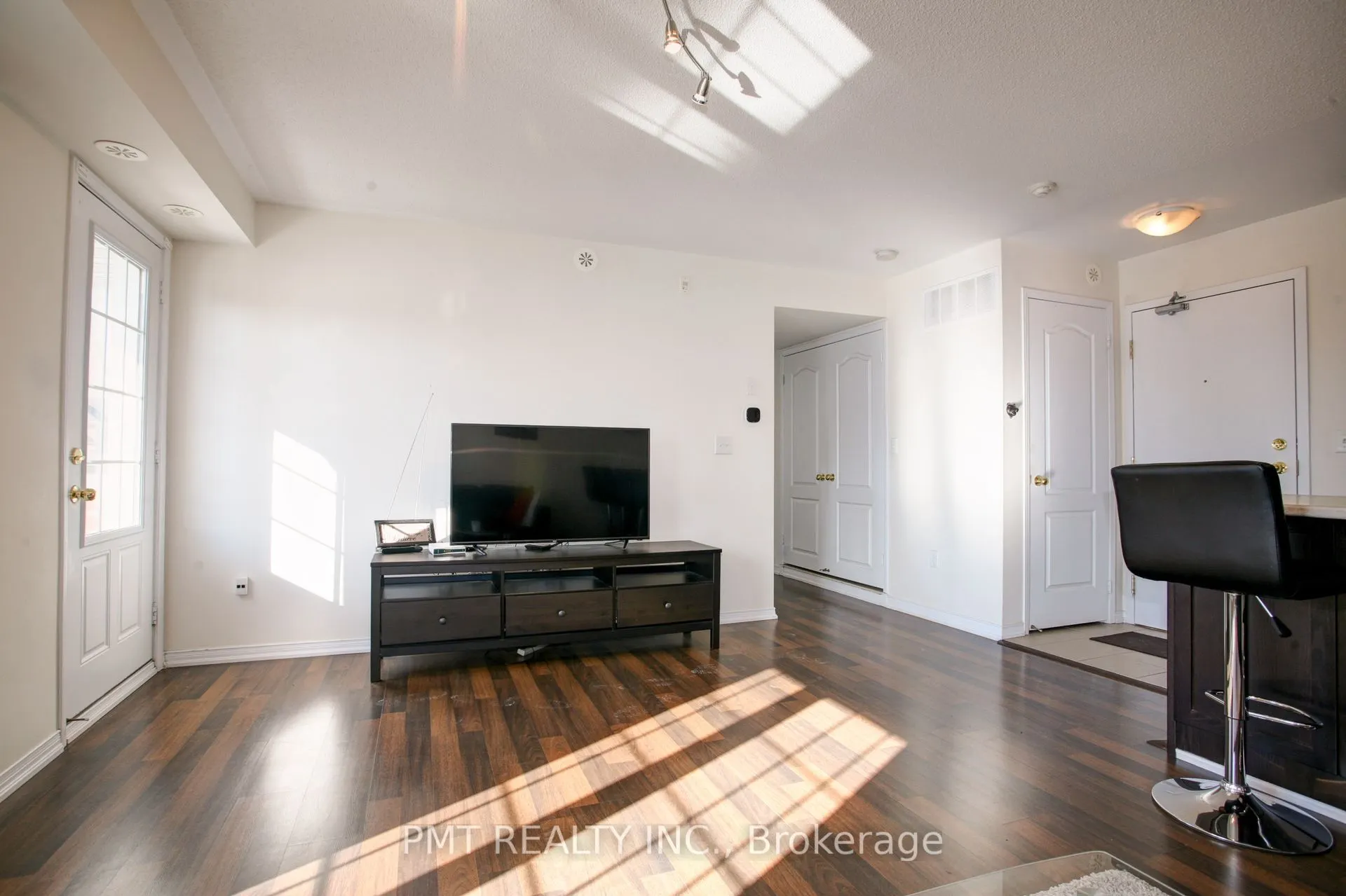 129 Isaac Devins Boulevard #7