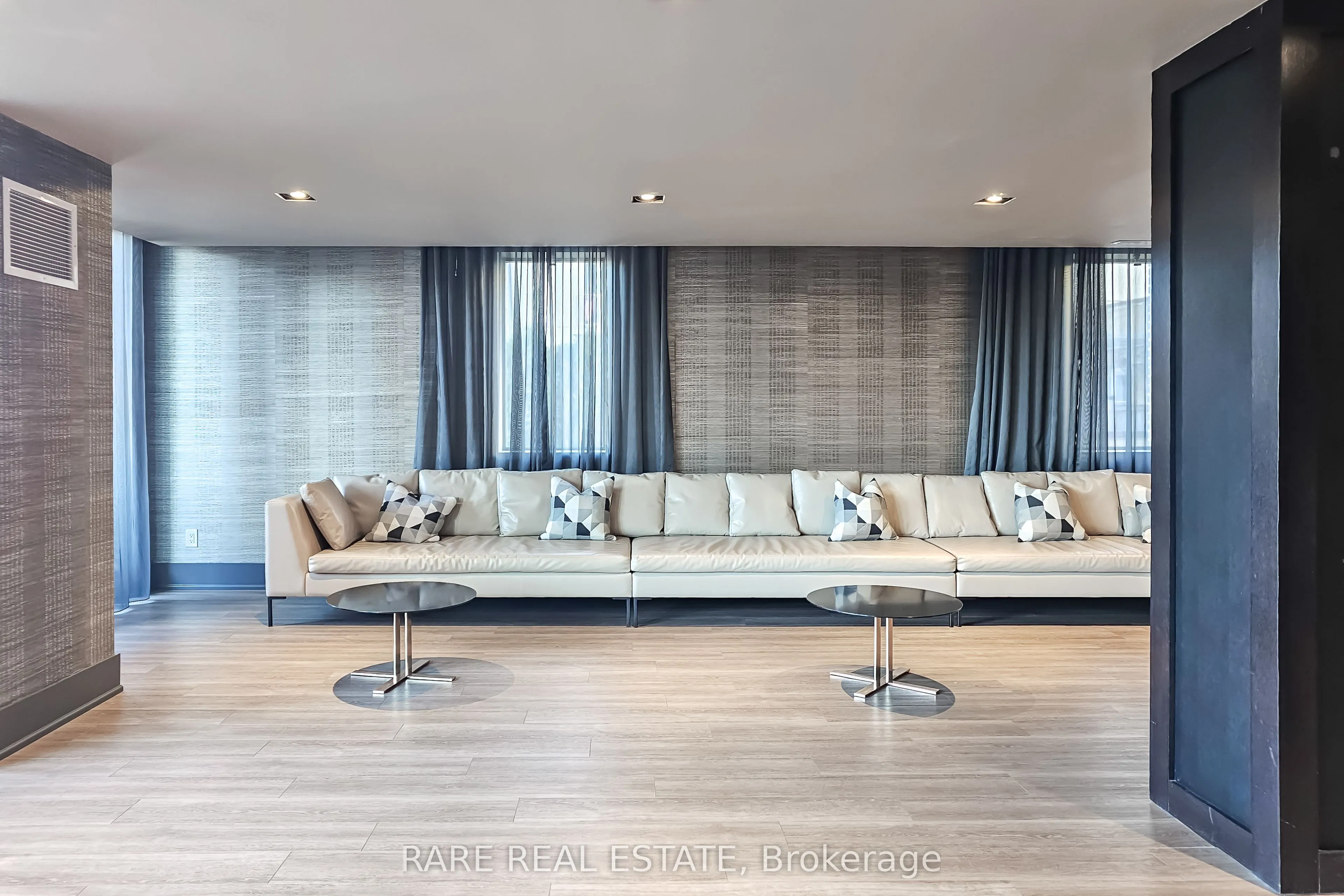 1638 Bloor Street W #607