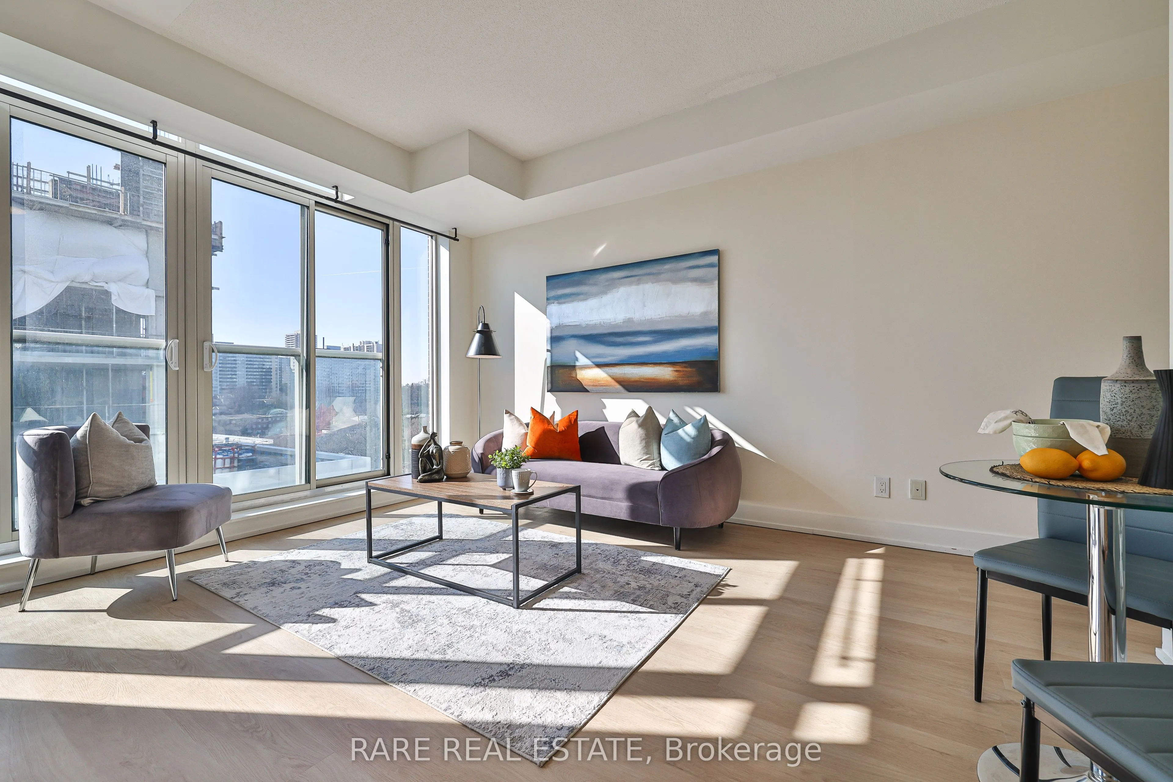 1638 Bloor Street W #607