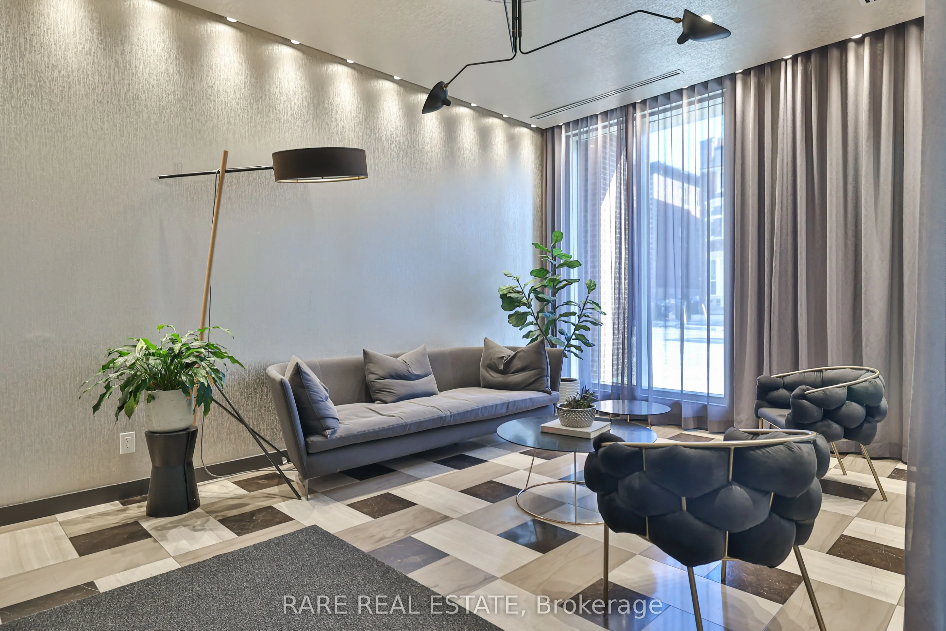 1638 Bloor Street W #607
