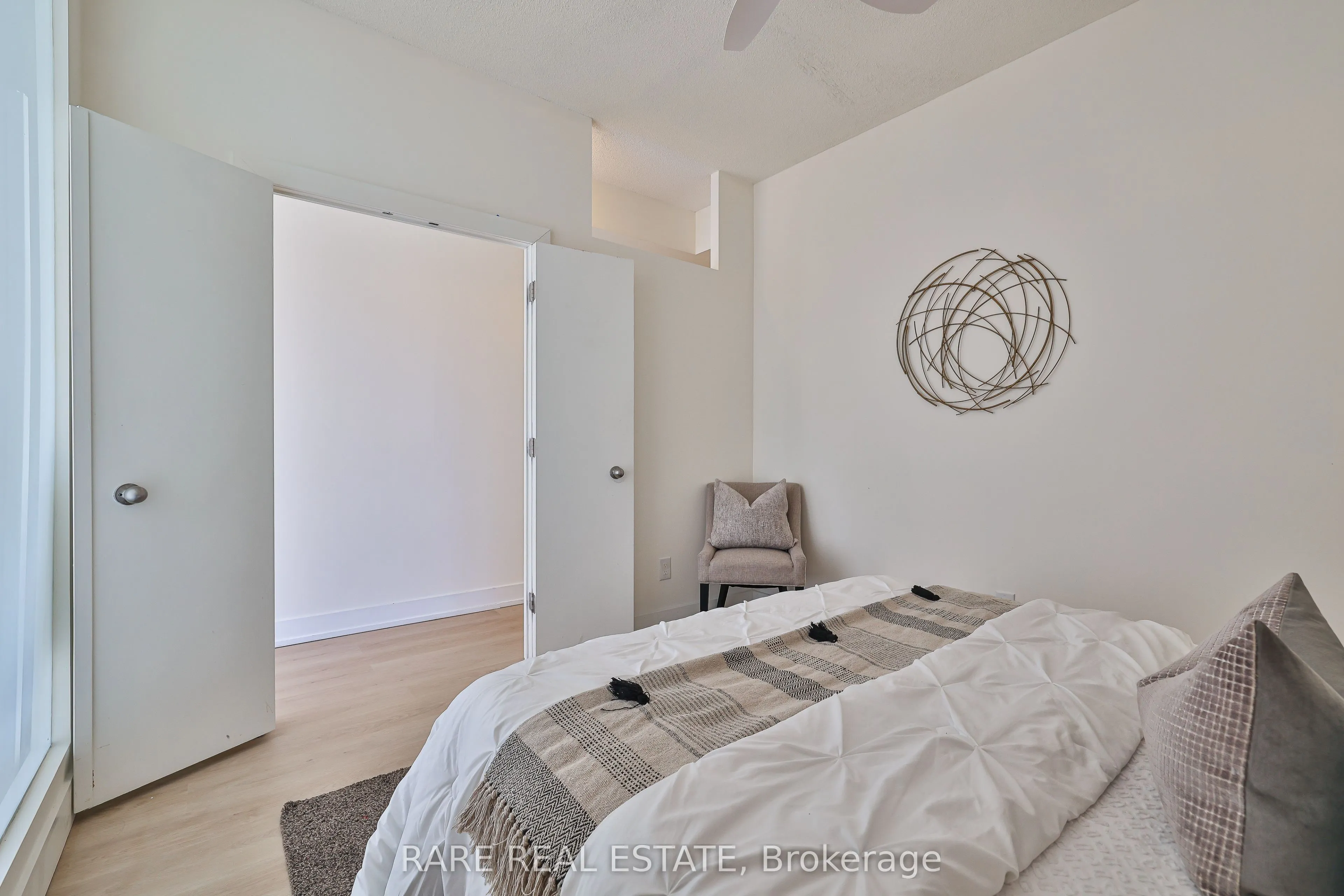 1638 Bloor Street W #607