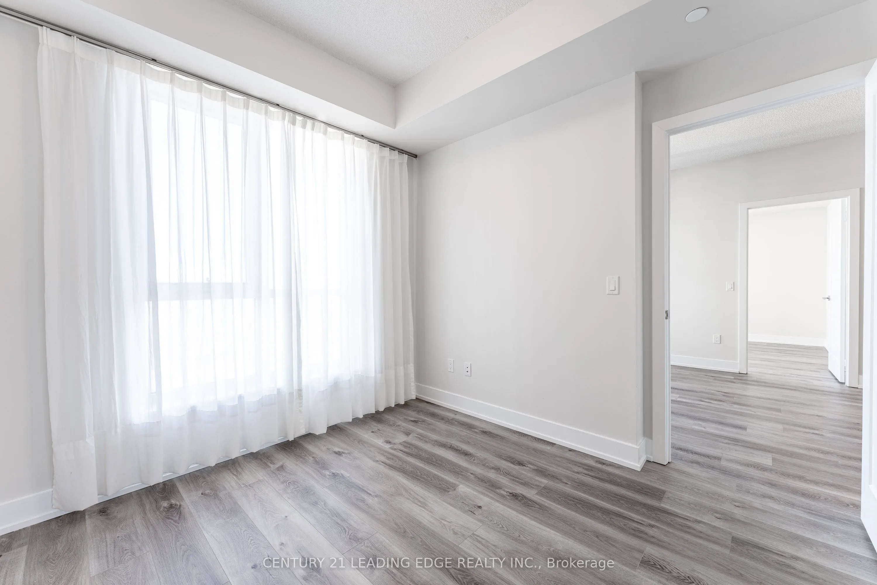 7 MABELLE Avenue #3807