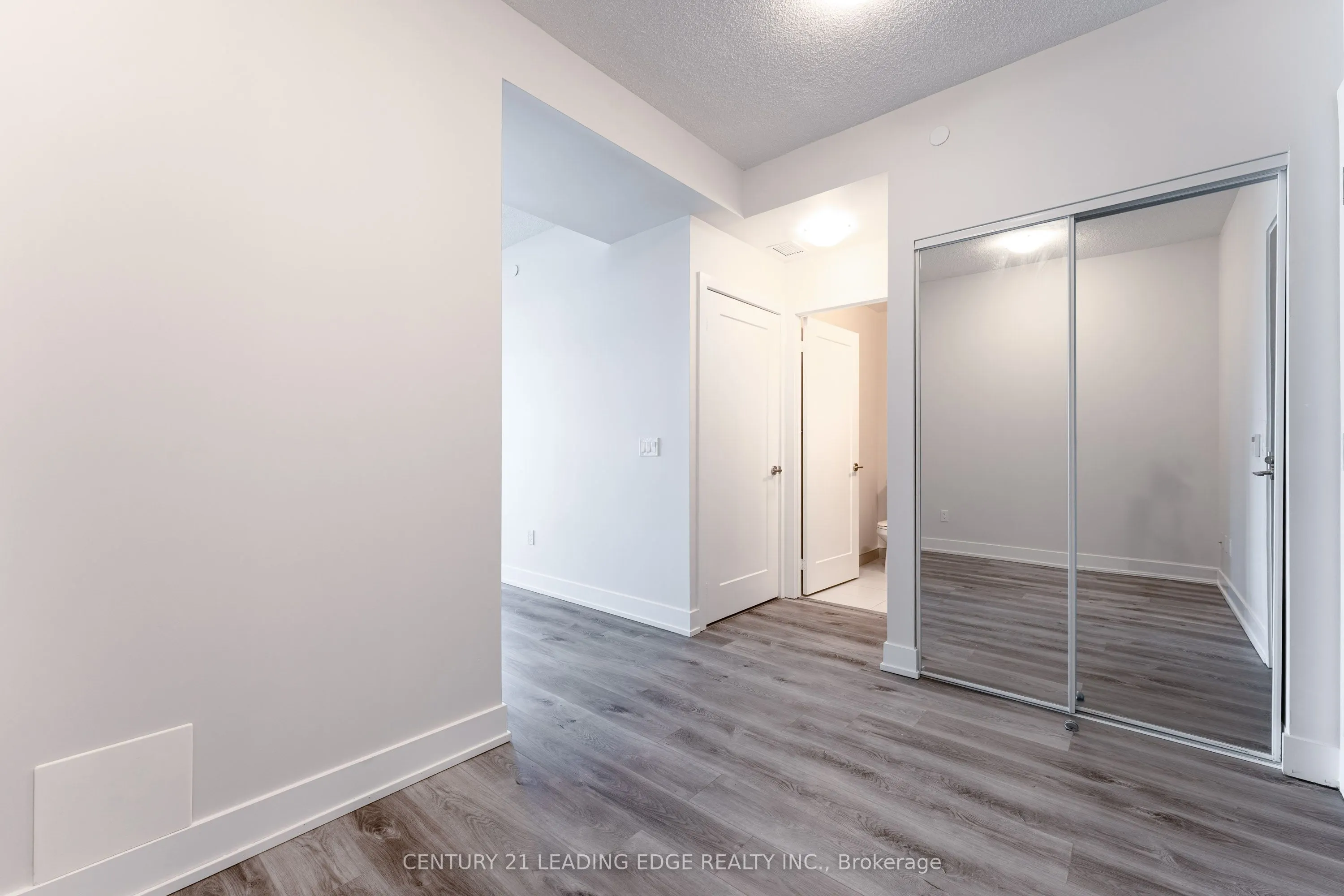 7 MABELLE Avenue #3807