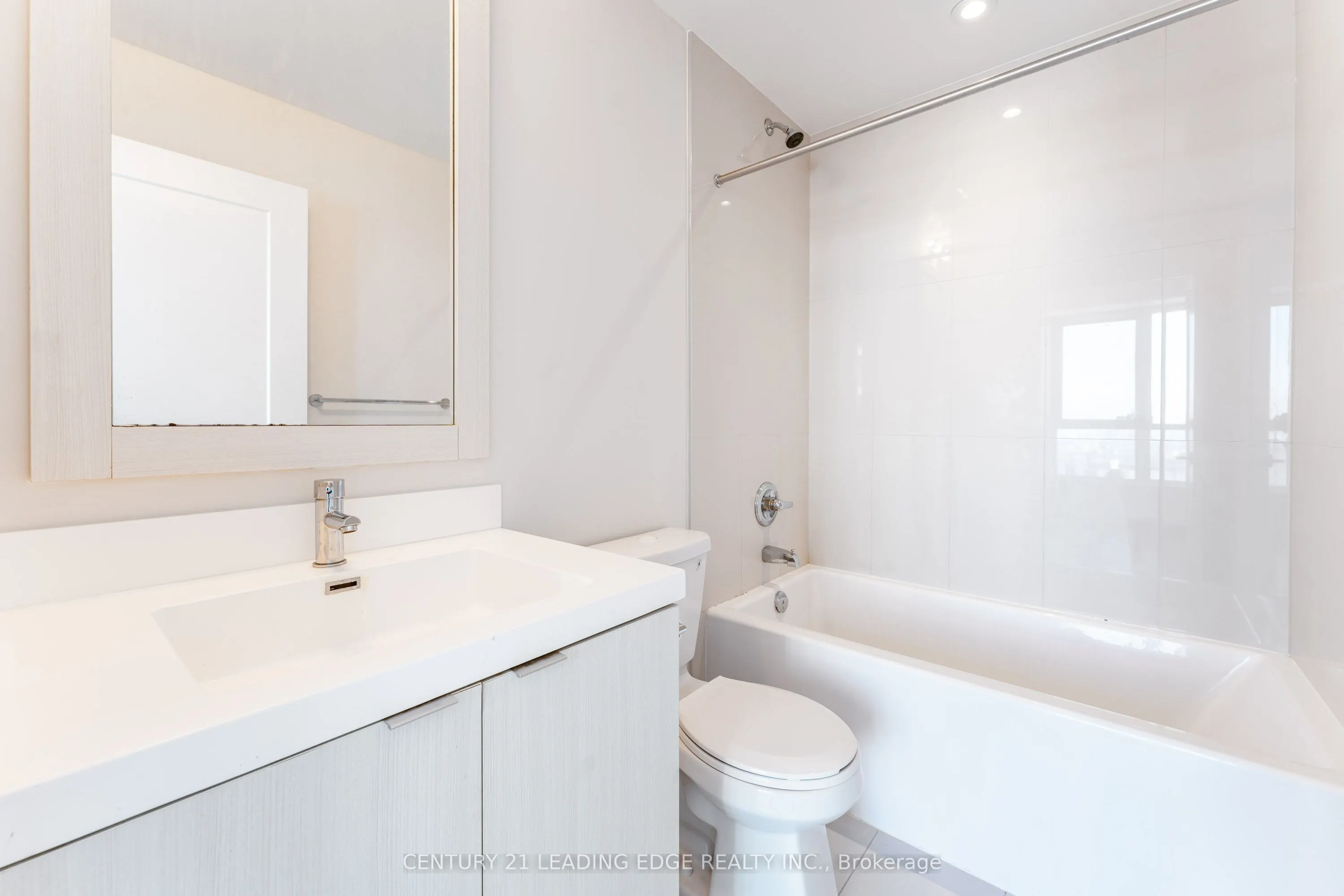 7 MABELLE Avenue #3807