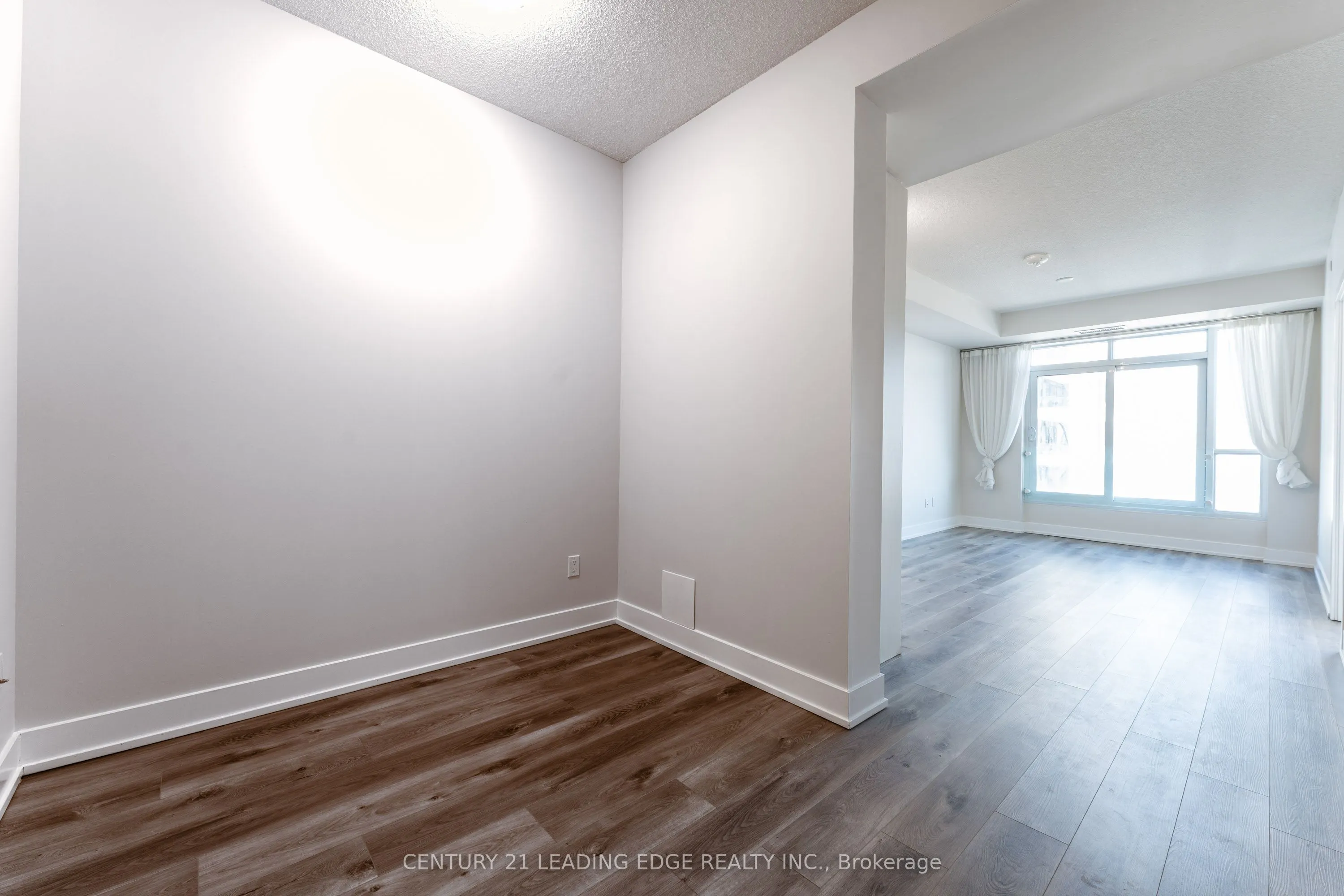 7 MABELLE Avenue #3807