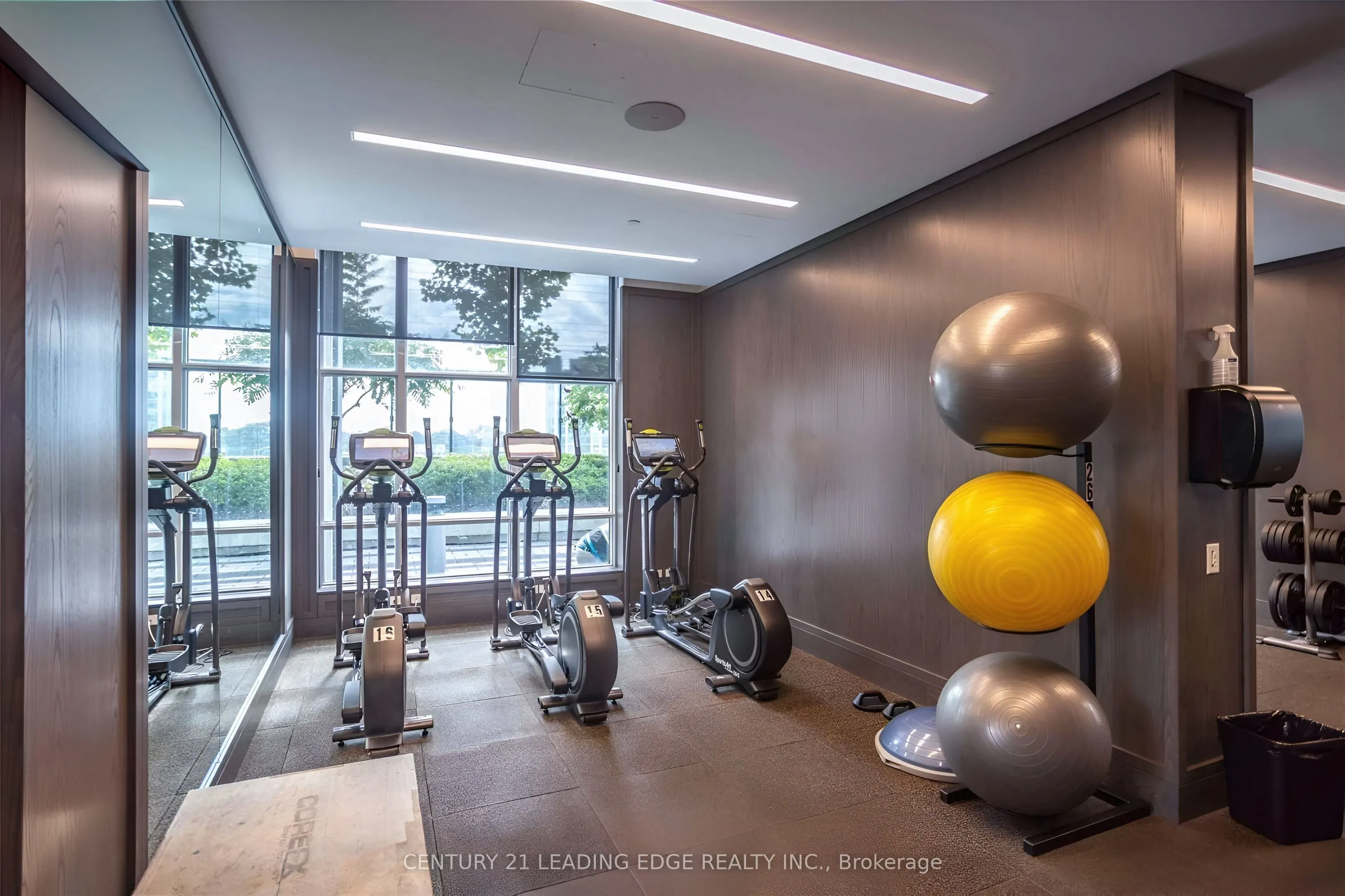 7 MABELLE Avenue #3807