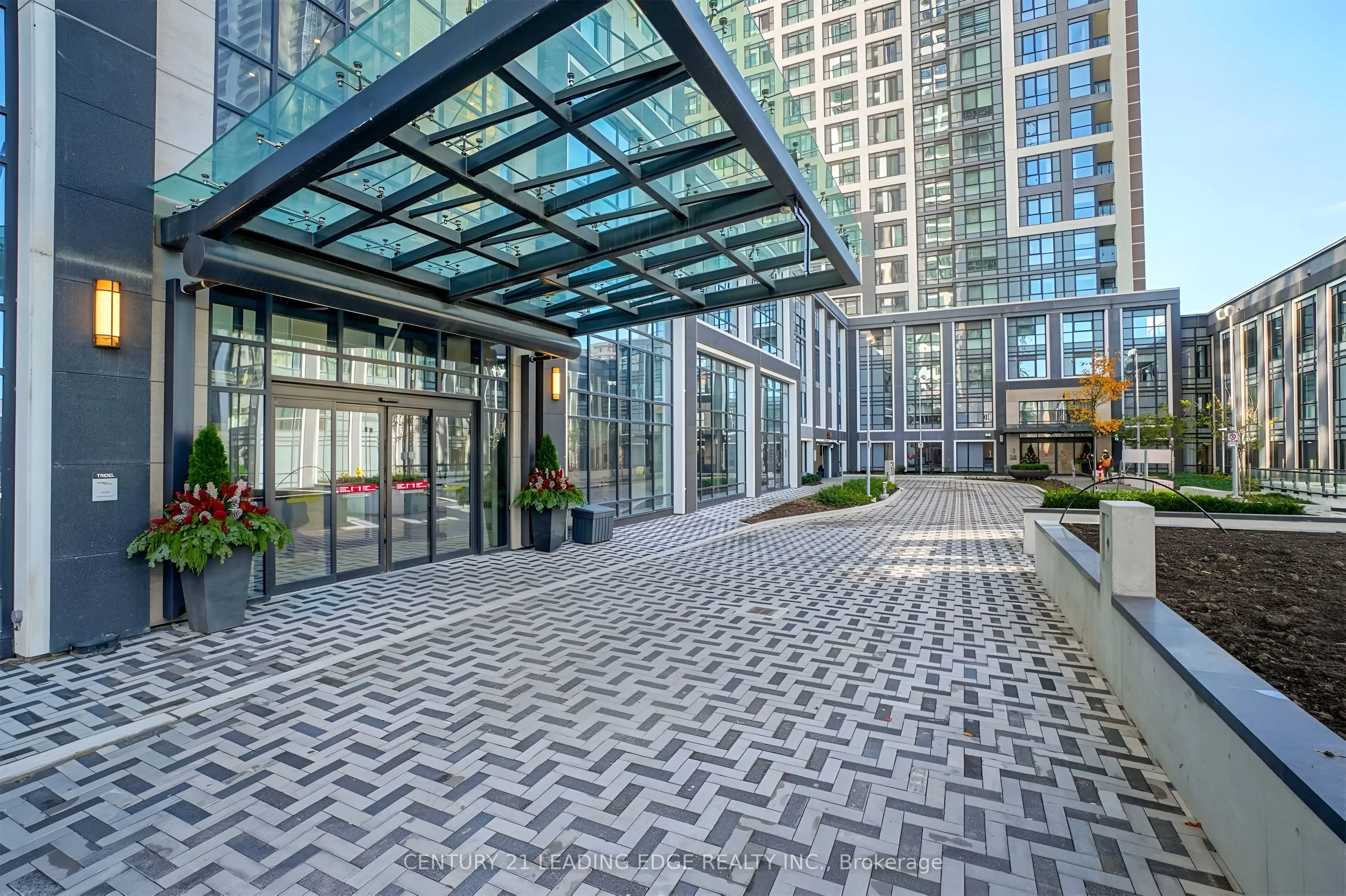 7 MABELLE Avenue #3807