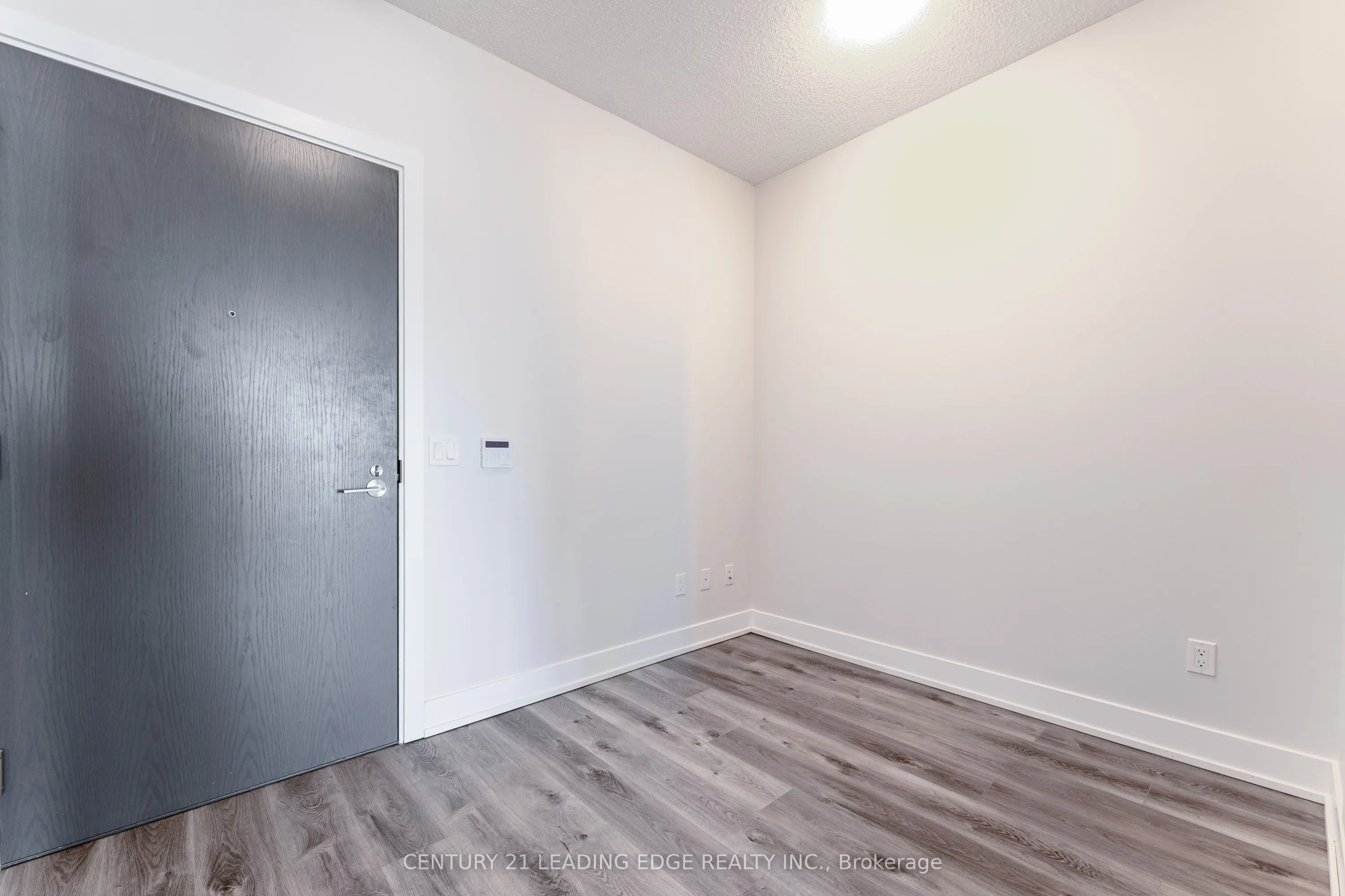 7 MABELLE Avenue #3807