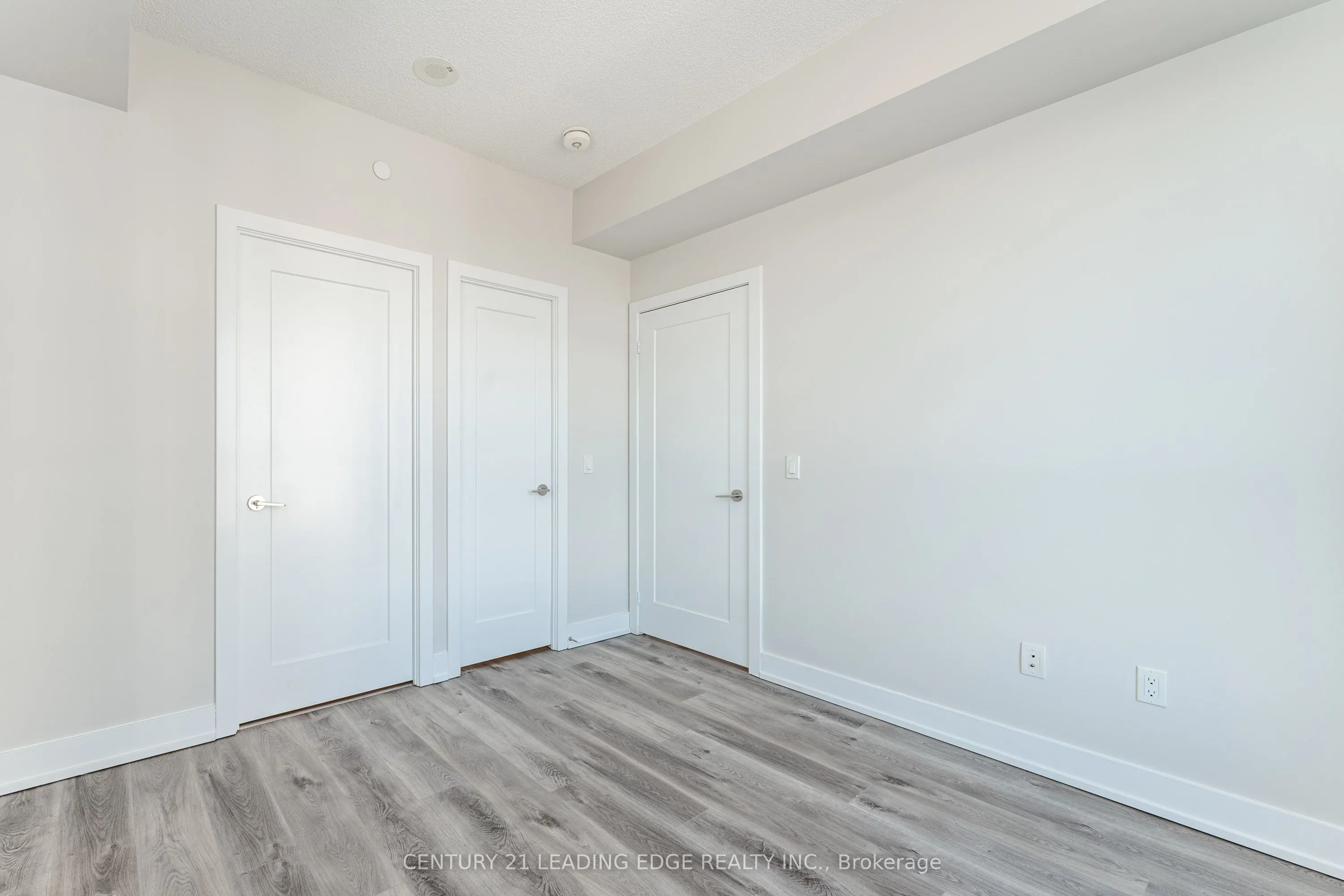 7 MABELLE Avenue #3807