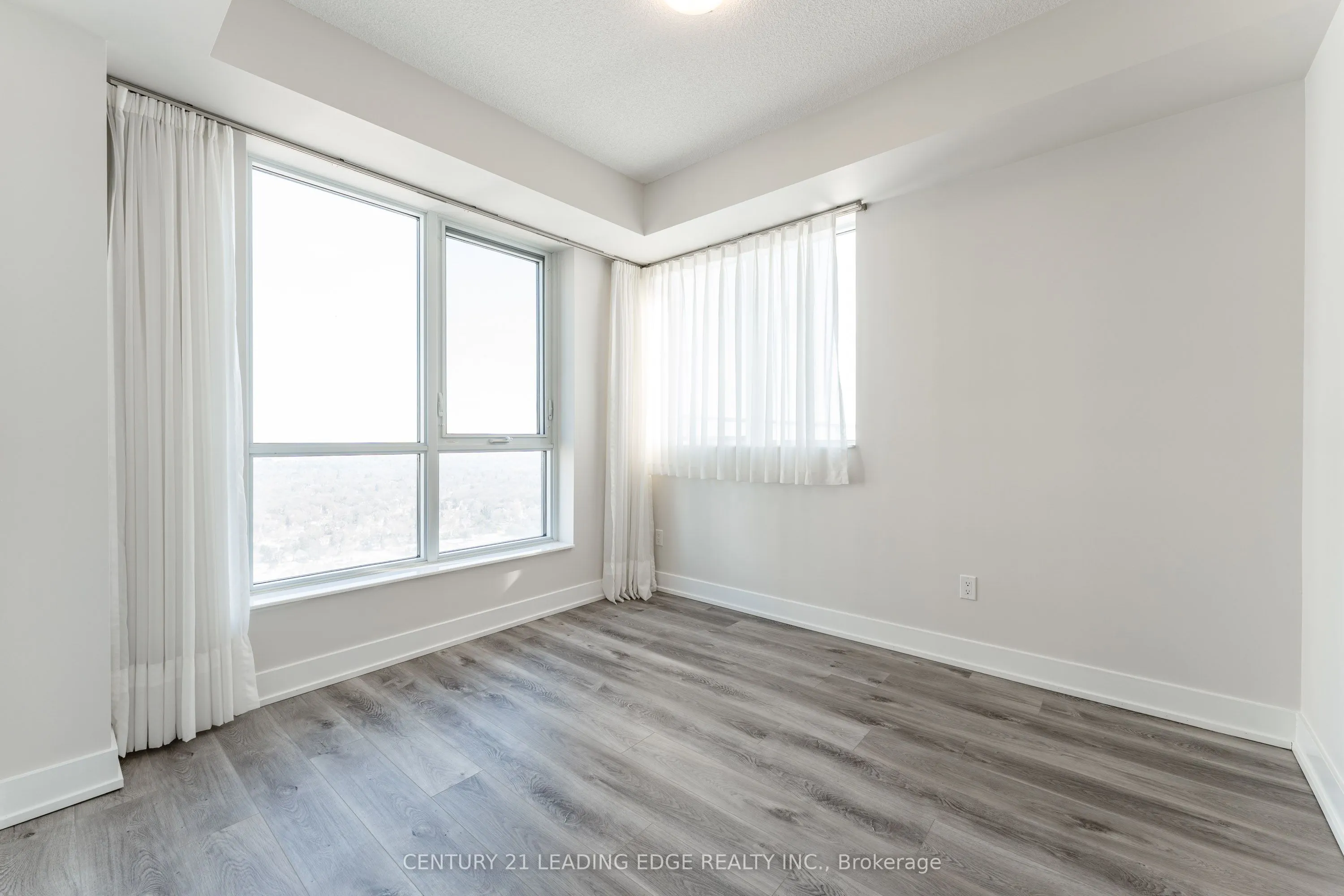 7 MABELLE Avenue #3807